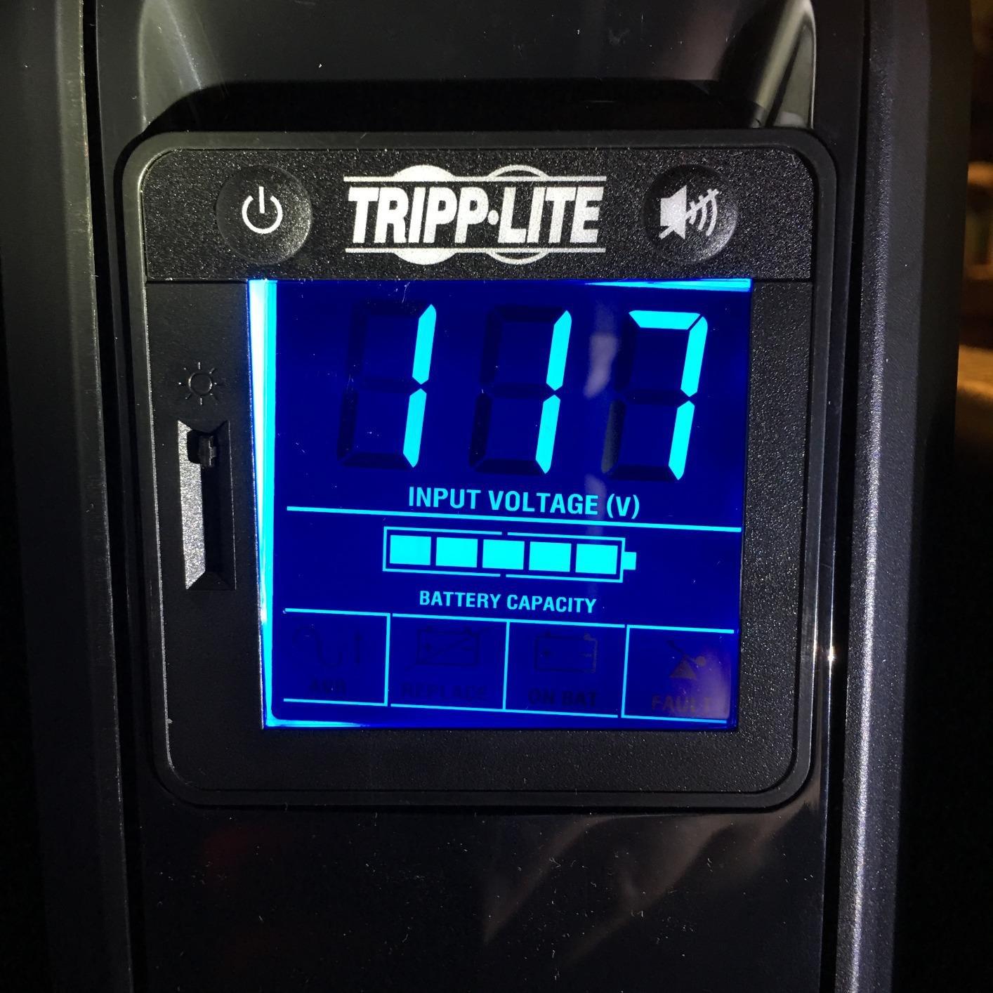 Eaton Tripp Lite SMART1000LCD 1000VA UPS 500W 8 Outlets 1038 Joules AVR LCD customer photo 1