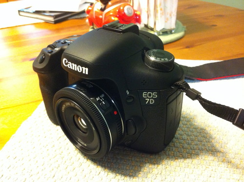 Canon EF 40mm f/2.8 STM Lens - Ultra-Compact Pancake Prime customer photo 1