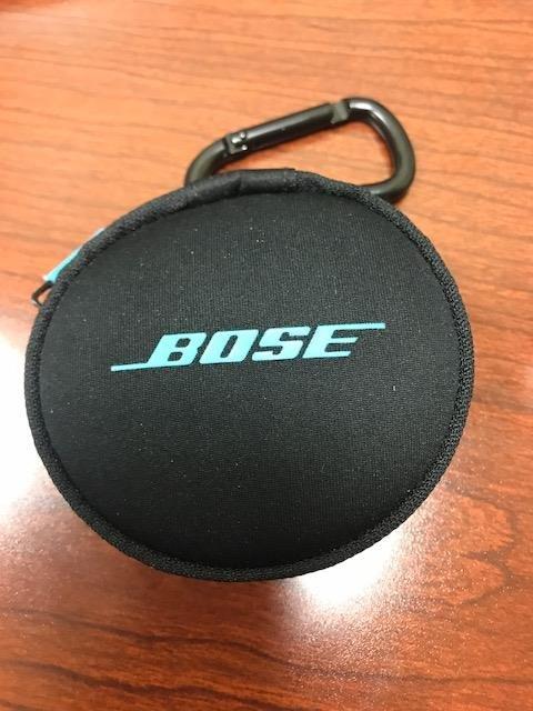 Bose SoundSport, Wireless Earbuds, (Sweatproof Bluetooth Headphones for Running and Sports), Black customer photo 1