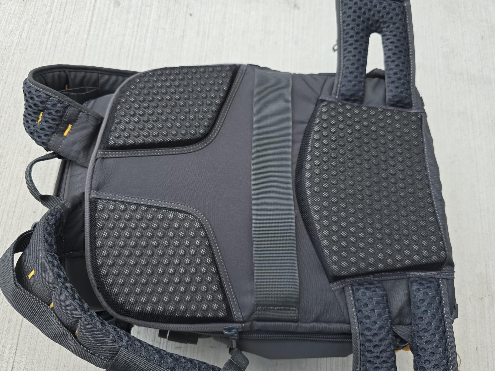 VANGUARD Alta Sky 66 Camera Backpack for Sony, Nikon, Canon DSLR with up to 600 mm f/4 Lens customer photo 1