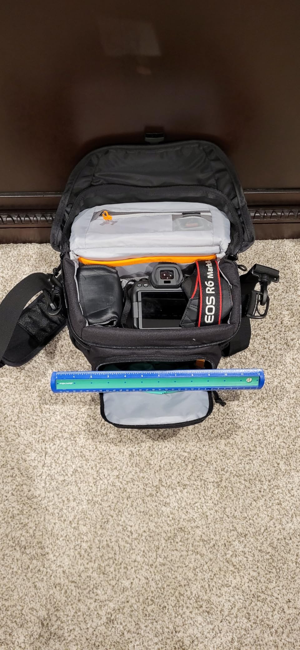 Lowepro LP37117, Nova 140AW II Camera Bag, Customizable, Portable, Fits Mirrorless with 17-85mm Attached Lens, Compact Drone, Flash, Black customer photo 1