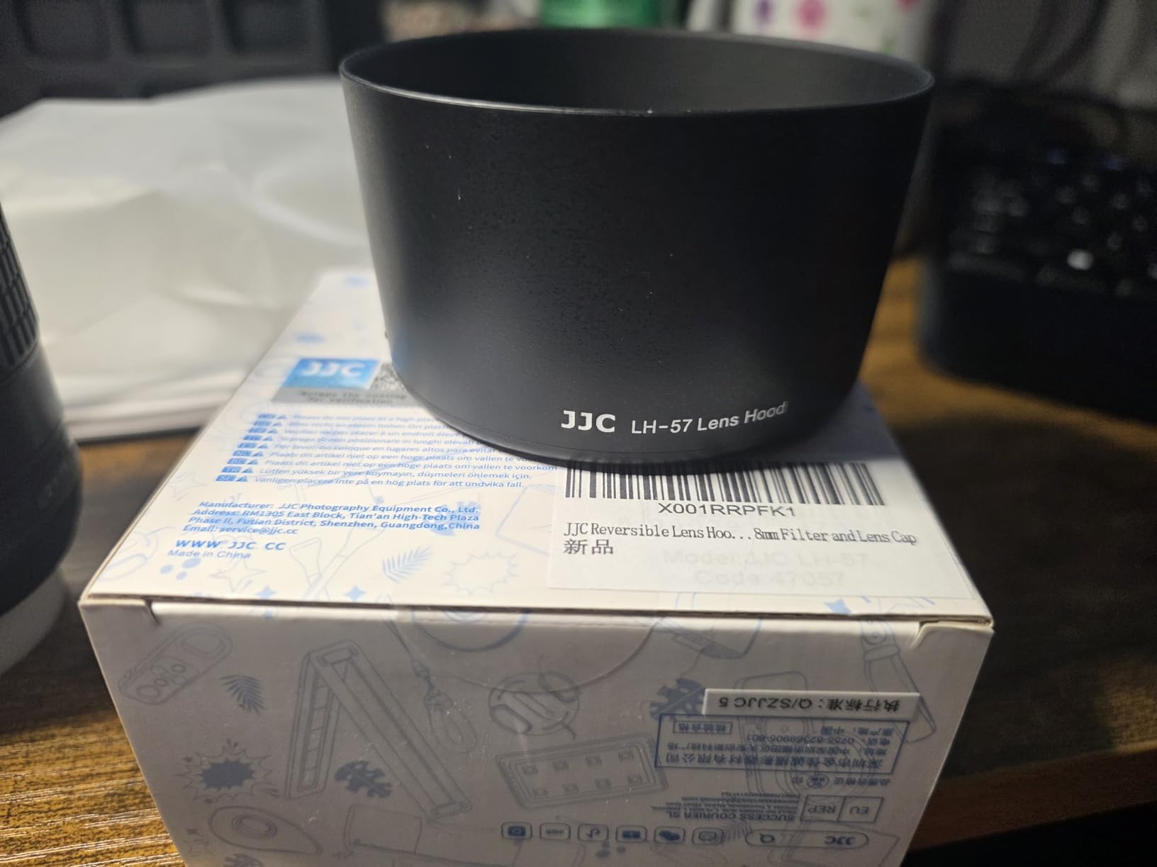 JJC Reversible Dedicated Lens Hood Shade for Nikon AF-S DX NIKKOR 55-300mm f/4.5-5.6G ED VR Zoom Lens, Nikon HB-57 Replacement Lens Hood | Replaces Nikon LH-57 Hood on D3400 D3500 D5600 D7100 D7500, Reversible, Supports 58mm Filter/Cap, Reduces Lens Flare, ABS customer photo 2