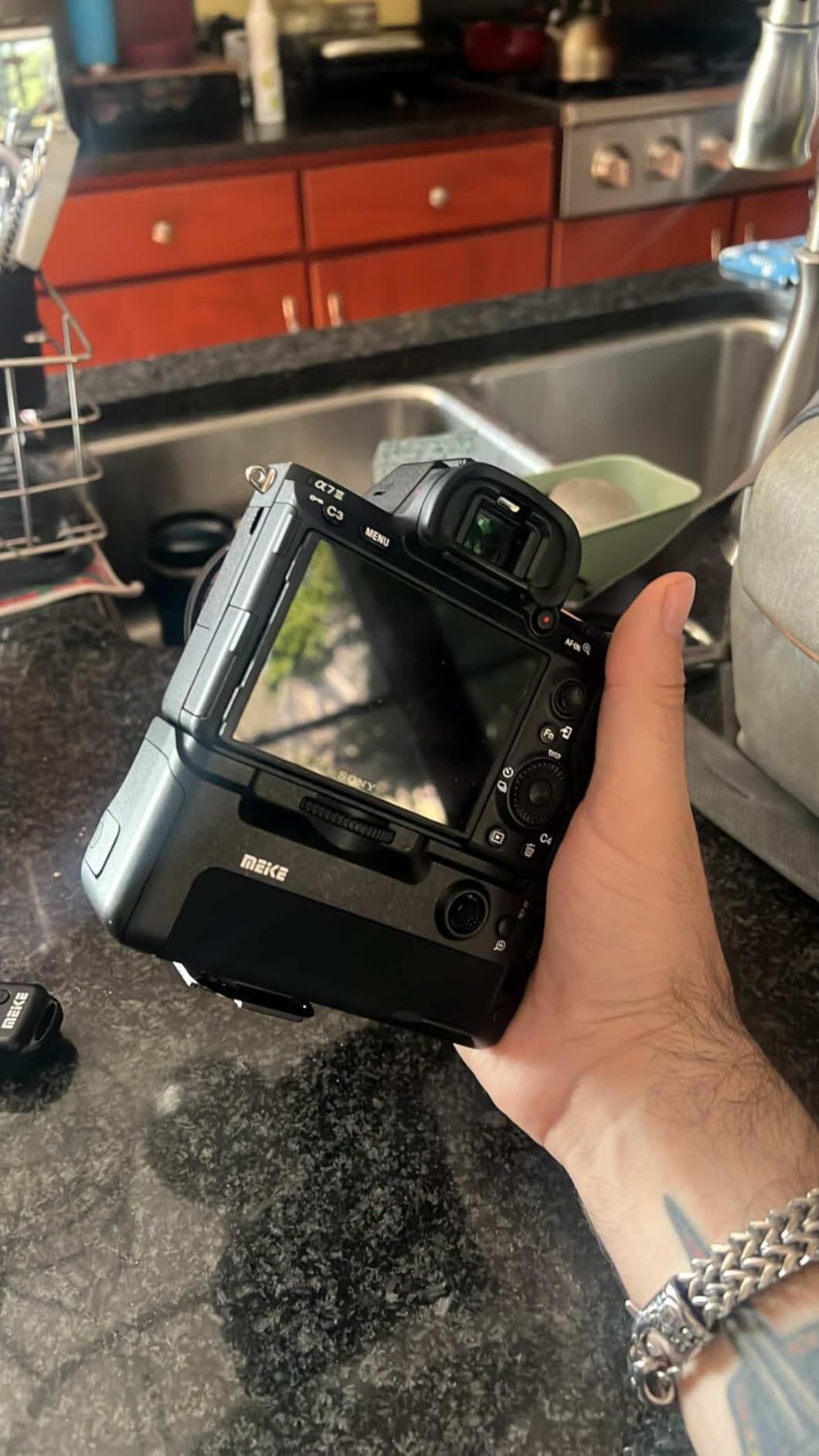 Meike MK-A9 Pro Battery Grip for Sony A9 A7R III A7III, Remote Controller | As VG-C3EM, Vertical Shooting Function, Made with the top-class rubber, Support screen lock function customer photo 2