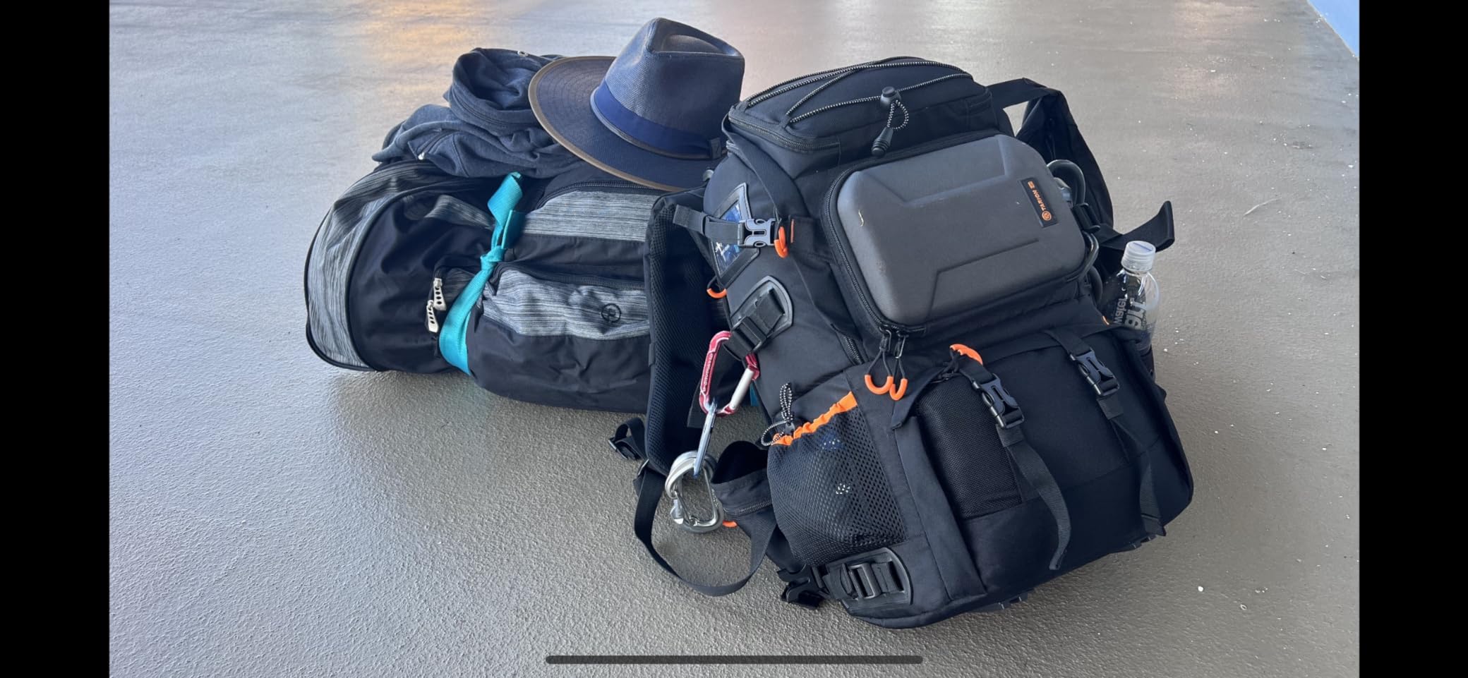 TARION 2 Bags in 1 Professional Extra Large Camera Backpack 27L PB01 customer photo 2