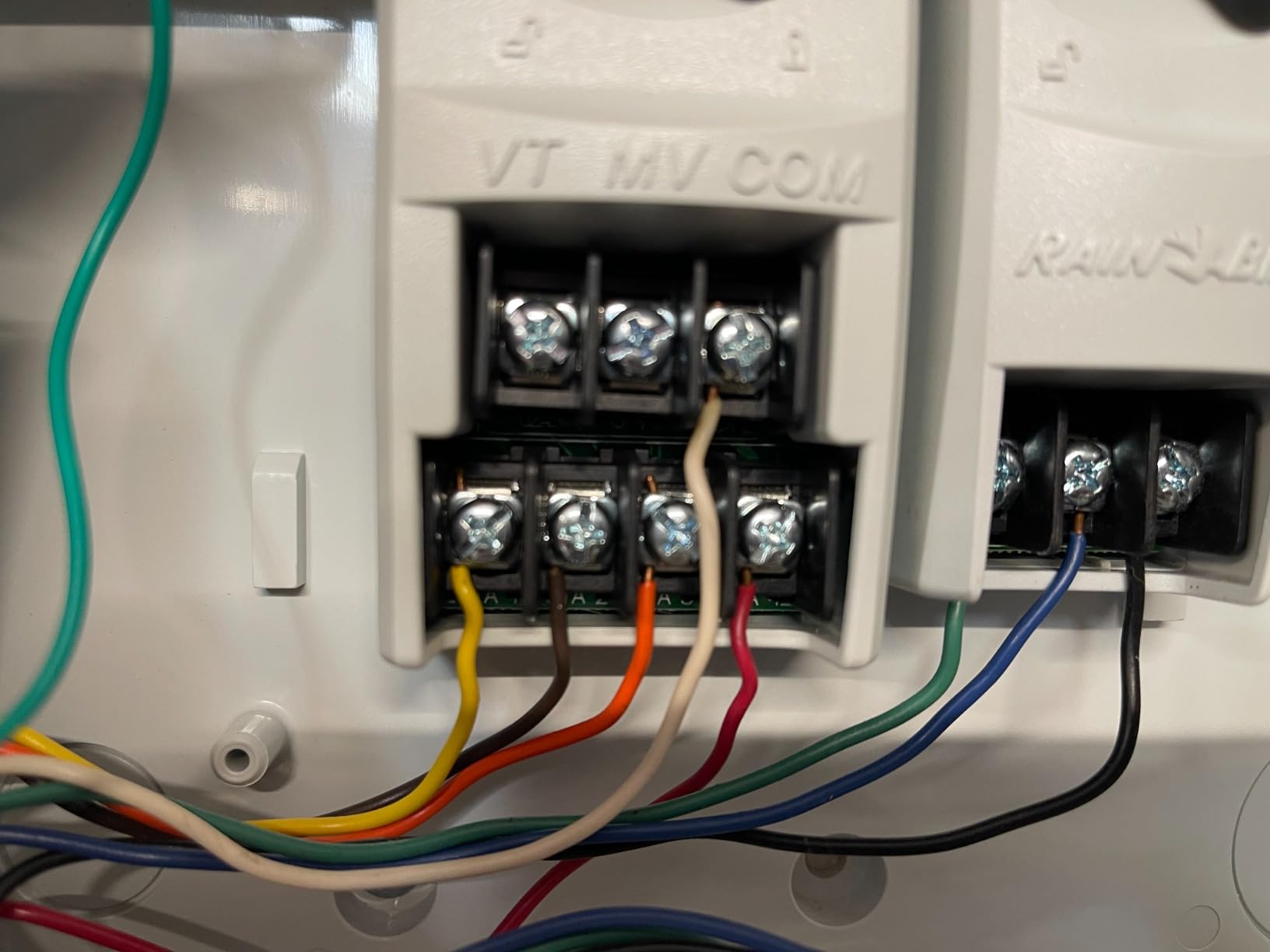 Rachio 3 Smart Sprinkler In-Ground WiFi Irrigation Controller, 8-Zone customer photo 1