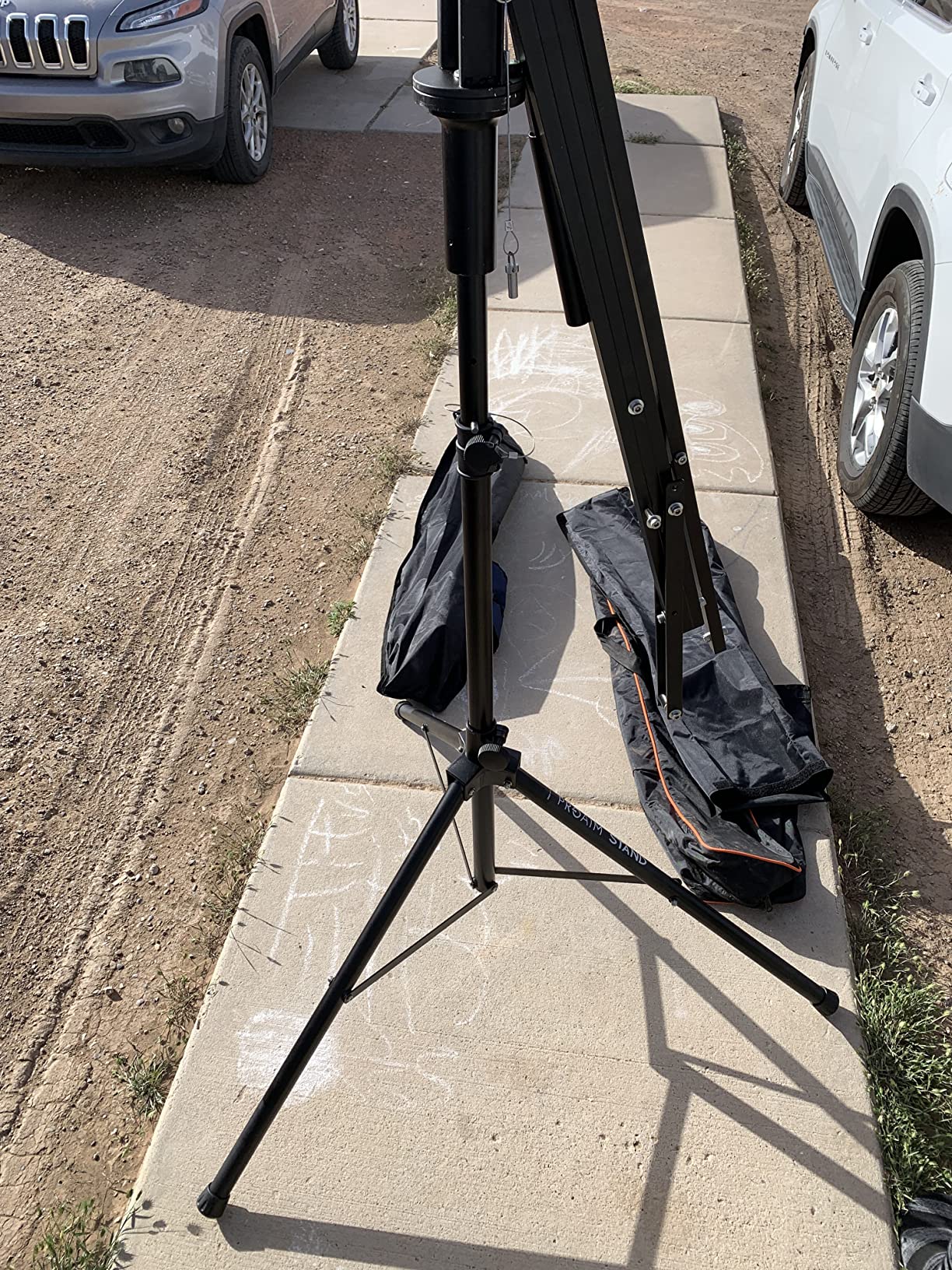 PROAIM Heavy-Duty Jib Stand for Camera Jib Crane, 33mm Mount, 90kg/198lb | Set up a stable jib base in seconds - quick-lock height adjustment, mid-level spreader, and rubber-feet stability customer photo 2