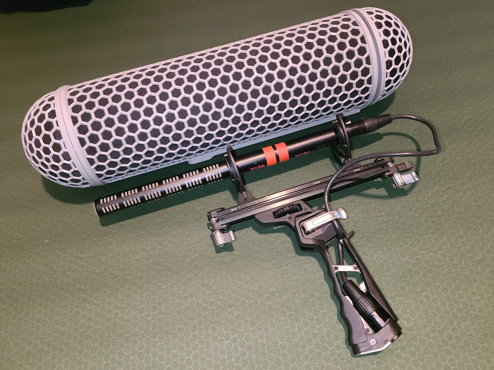 Micolive Microphone Windshield Blimp Windscreen Style Protect Cage and Shock Mount Suspension System Compatible with Rode NTG1 NTG2 NTG3 NTG4+ AT875R Line MKE 600 Series Shotgun Microphones customer photo 1