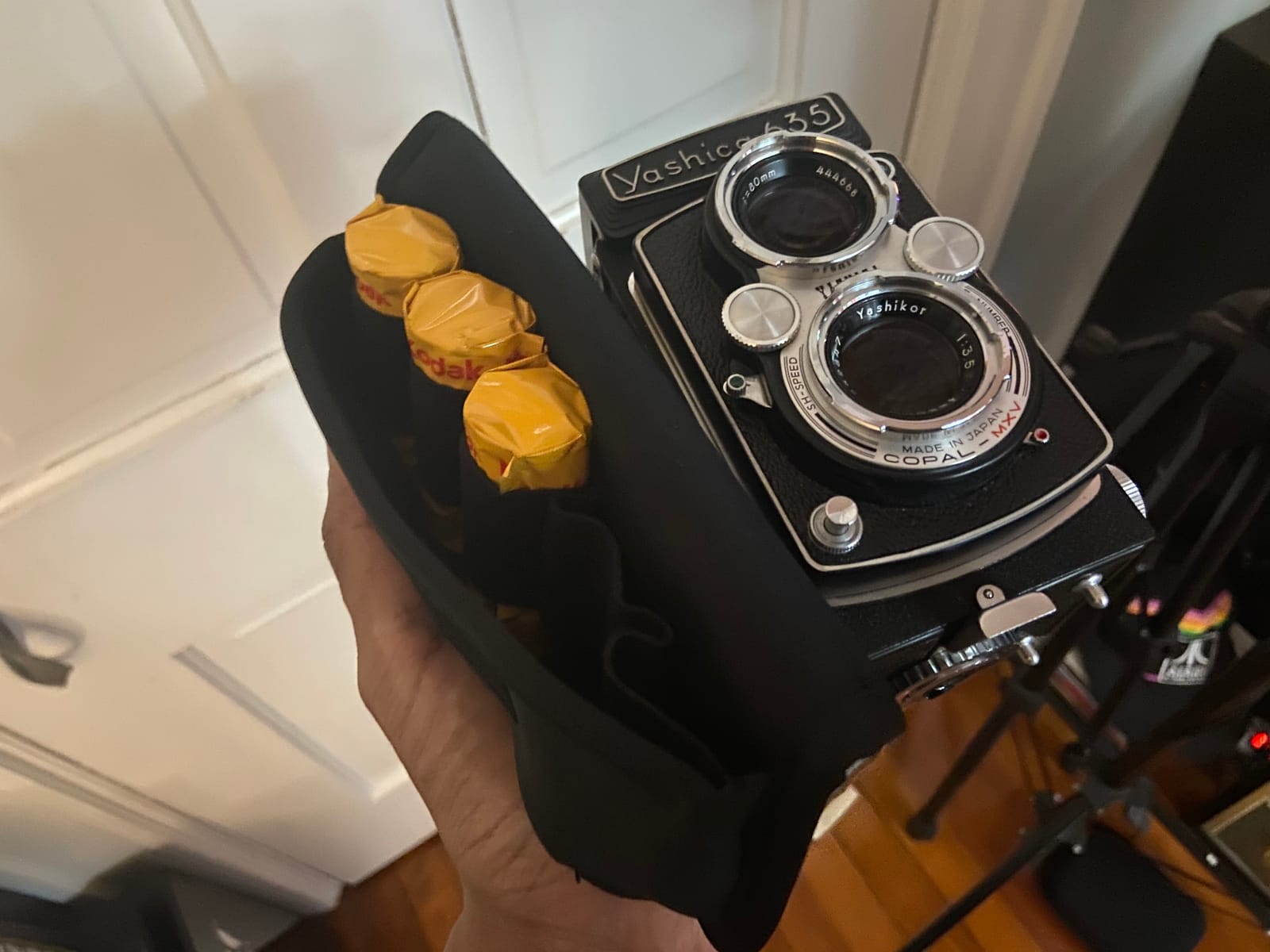 Camera Film 35mm 135 Roll Film Neoprene Storage Carrying Case Bag (Black) customer photo 1