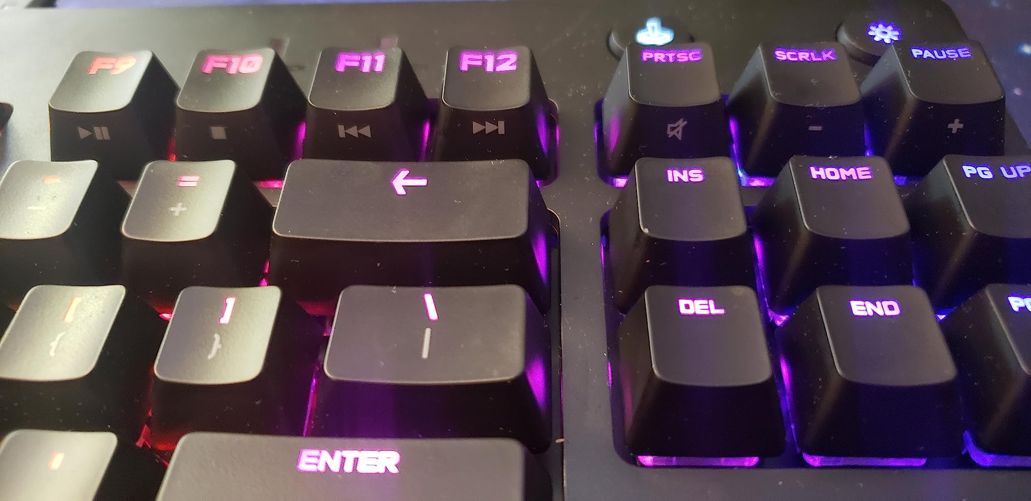 Logitech G PRO Mechanical TKL Tenkeyless Gaming Keyboard (Clicky), Ultra Portable, Detachable Micro USB Cable, 16.8 Million Color Lightsync Backlit Keys customer photo 1