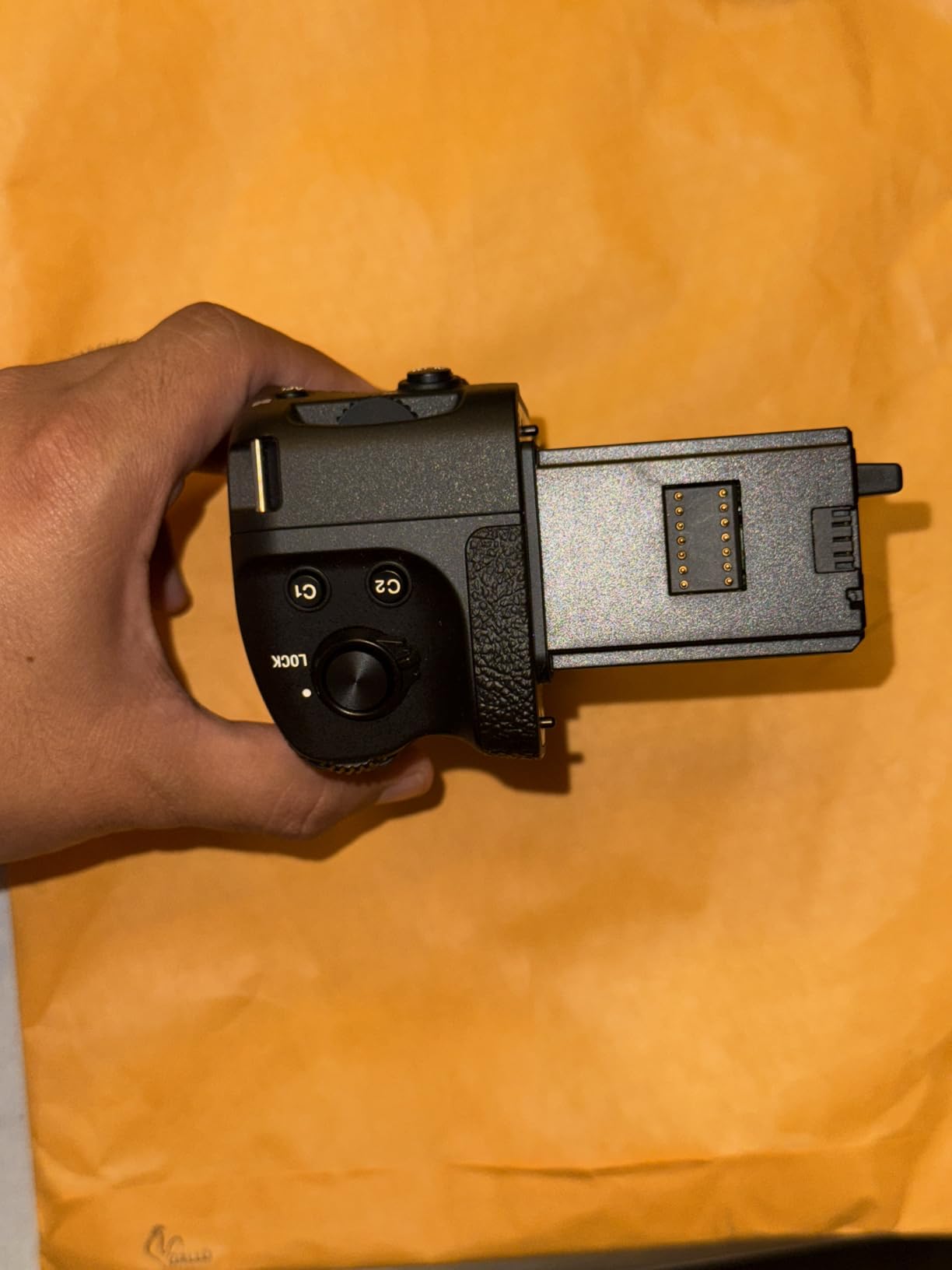 Sony Vertical Grip for Alpha 7R IV - VG-C4EM | Vertical shooting and battery expansion with dual Z-series slots and dust-moisture resistance customer photo 2