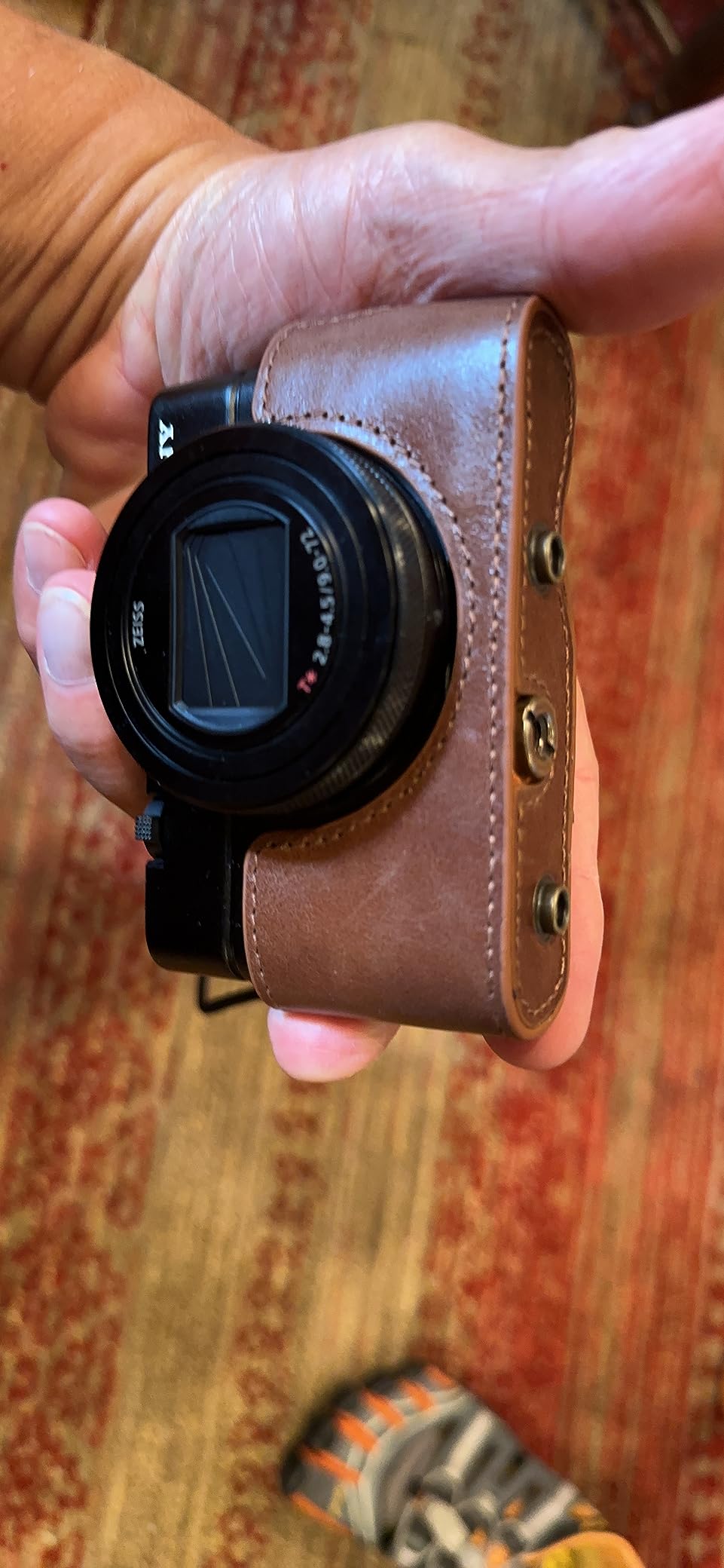 MegaGear MG1728 Ever Ready Genuine Leather Camera Case for Sony Cyber-shot DSC-RX100 VII - Brown customer photo 1