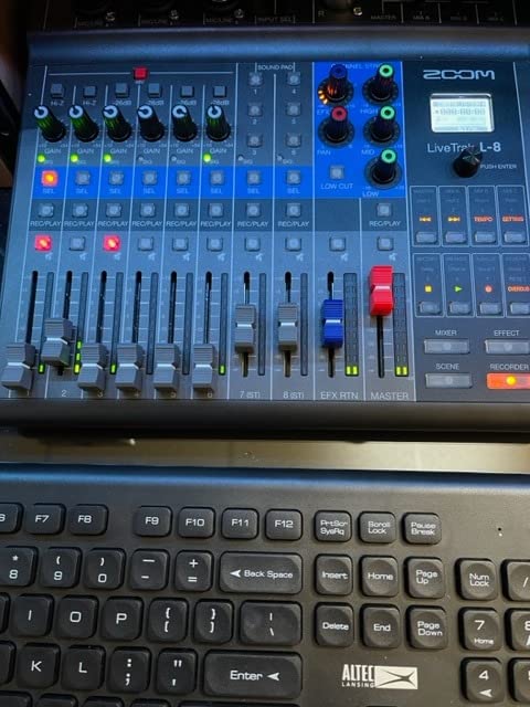 Zoom LiveTrak L-8 Battery Powered Mixer/Recorder for Musicians & Podcasters | 6 Combo + 2 Stereo Inputs, 4 Headphone Outputs, Sound Pads, Phone Input, USB Audio Interface customer photo 2