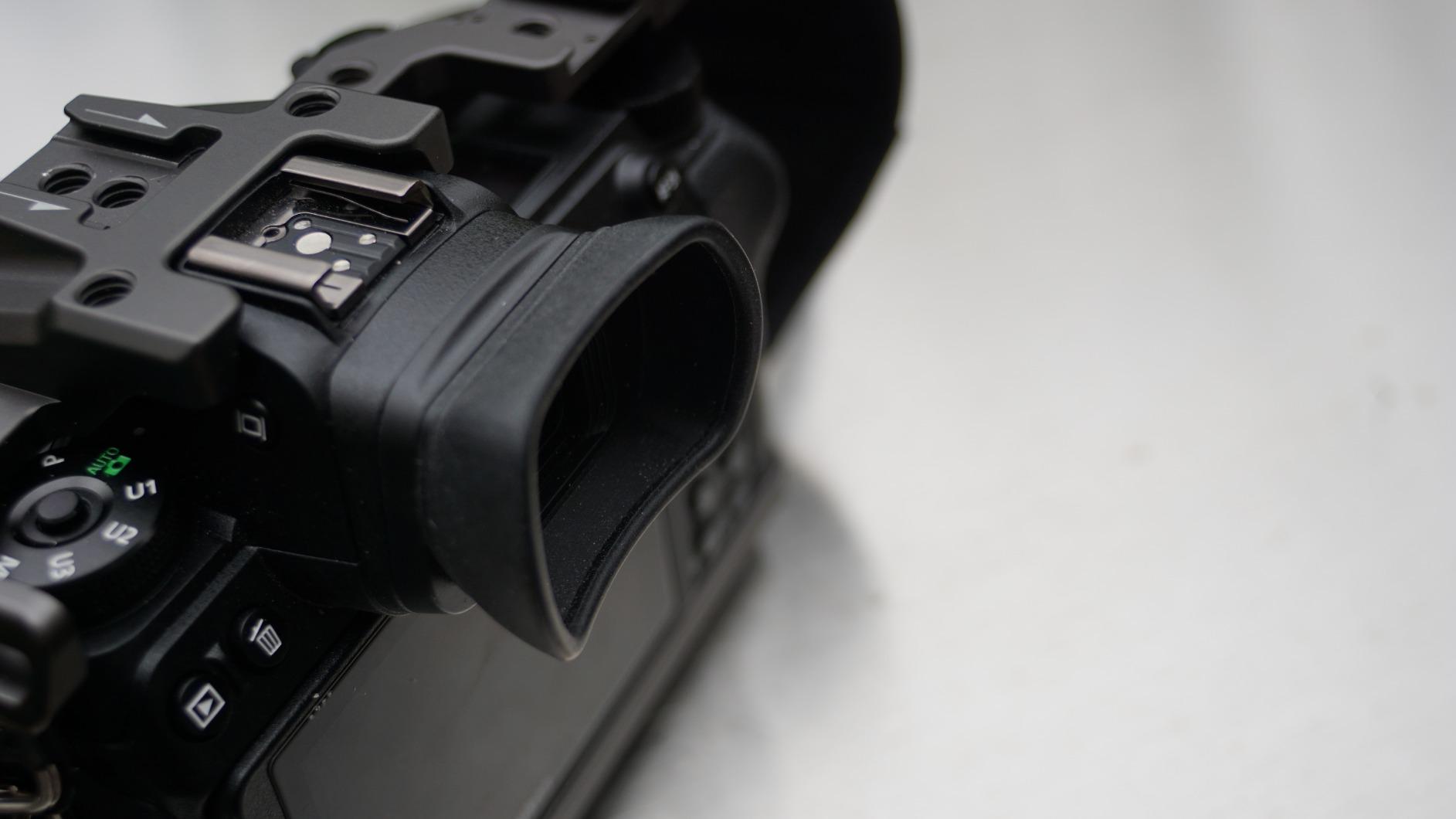 JJC KIWIFOTOS Ergonomic Long Camera Eyecup for Nikkor Z5 Z6 Z7 Z6II Z7II, Eye Cup Eye Piece viewfinder Replace DK-29 Eyecup, Soft Silicone, 50 * 33 * 21mm customer photo 2