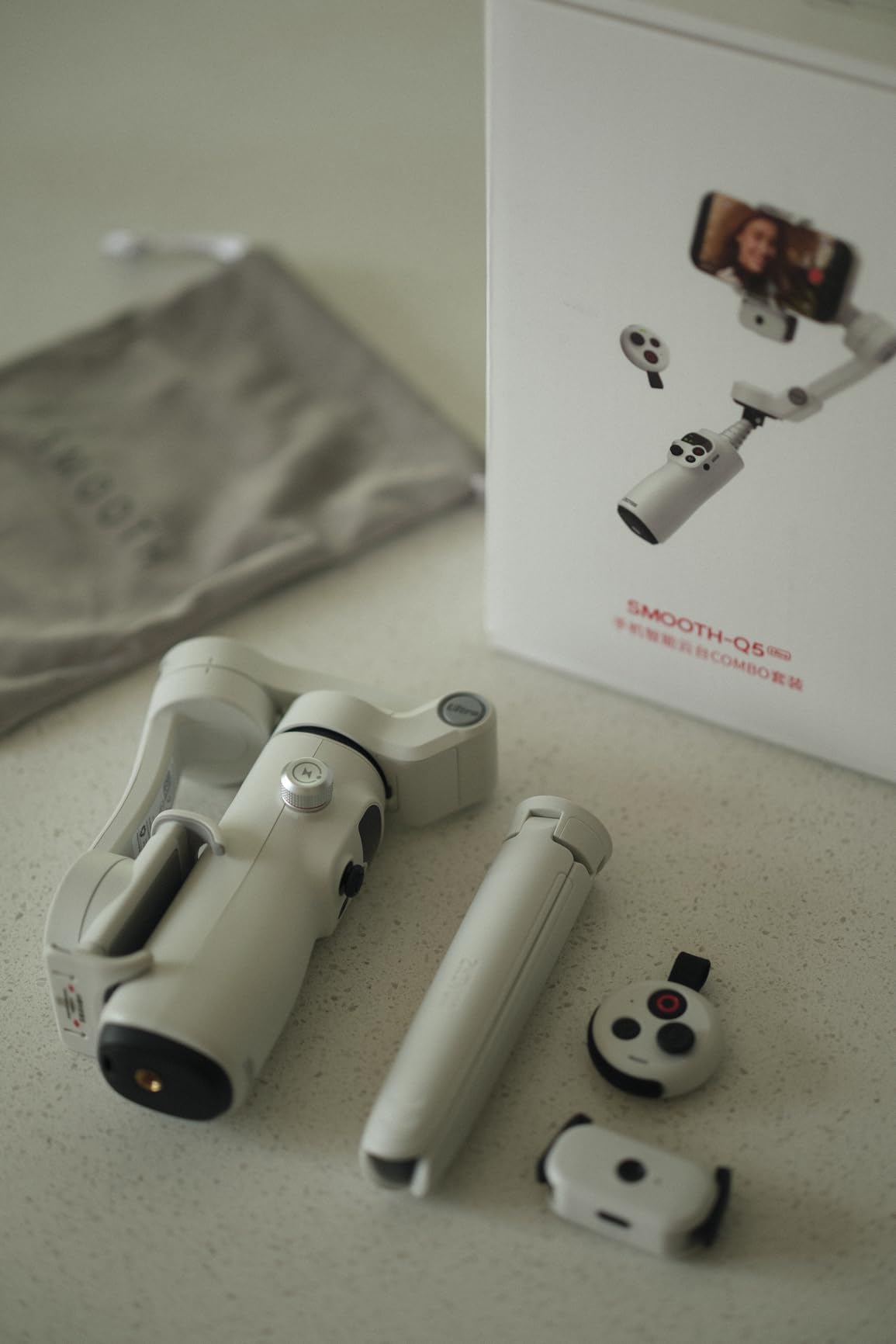 Zhiyun Smooth Q5 Ultra 3-Axis iPhone Gimbal Stabilizer for Video Recording, Portable Foldable Phone Stabilizer, Built-in Extension Rod, Fill Light, Tripod, 13.5H Long Lasting Battery customer photo 1
