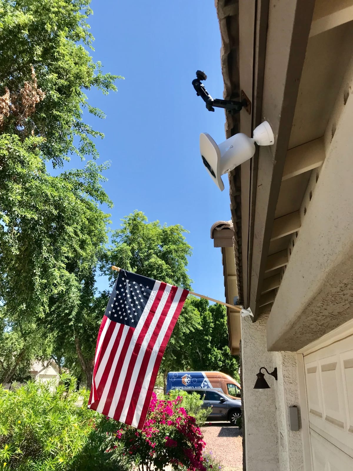 Arlo Wireless Floodlight Security Camera 2K HDR - 1-Cam customer photo 2