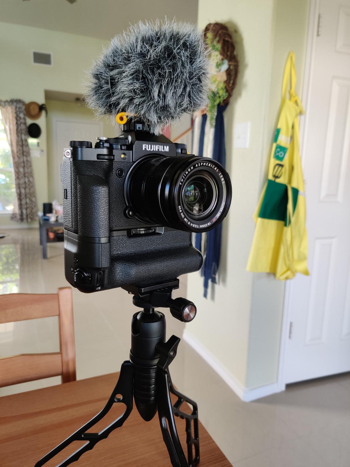Fujifilm VG-XT4 Vertical Battery Grip customer photo 1