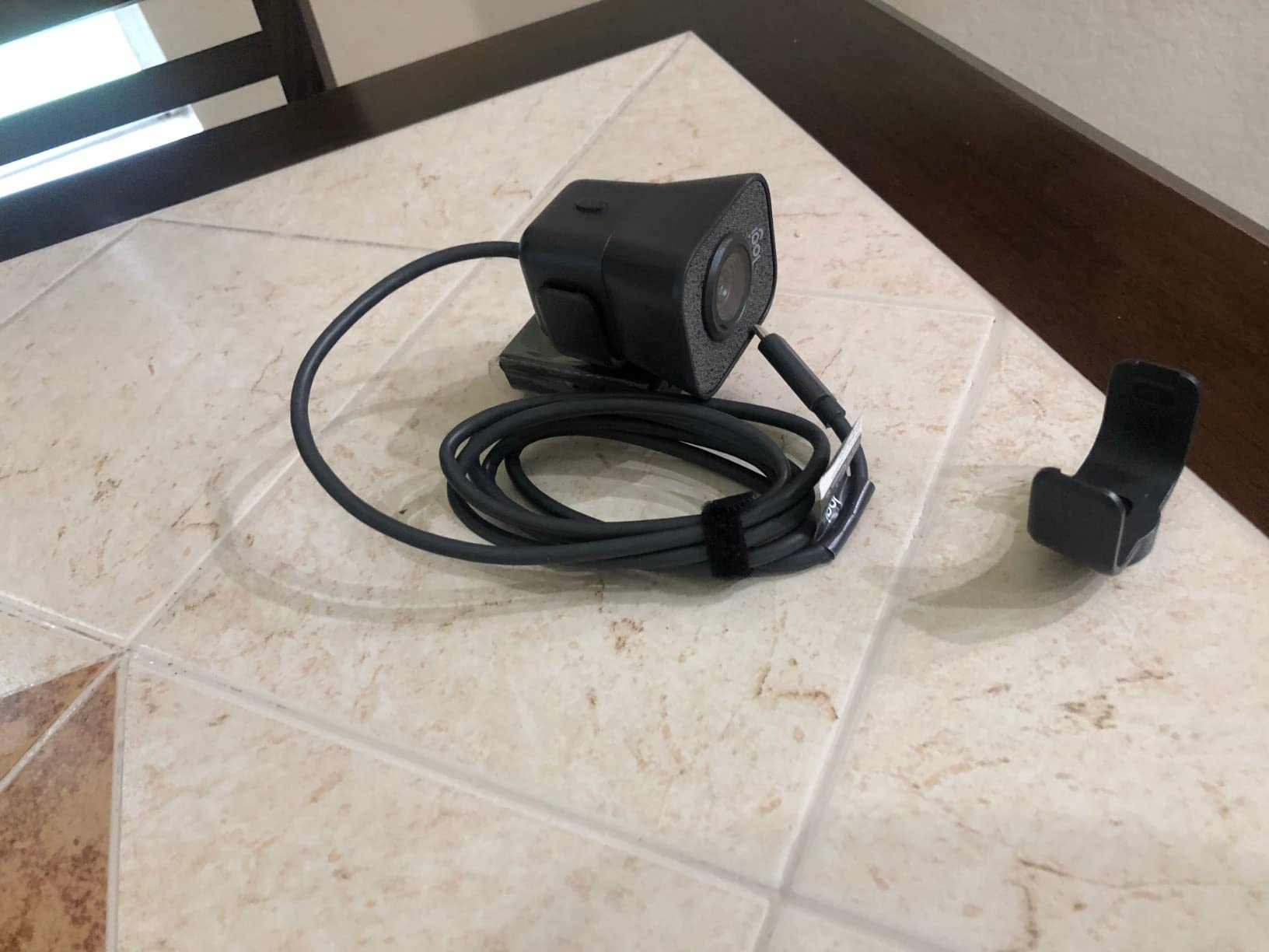 Logitech StreamCam Plus Webcam (Graphite) | Tripod mount | Full HD 1080p 60 fps customer photo 2