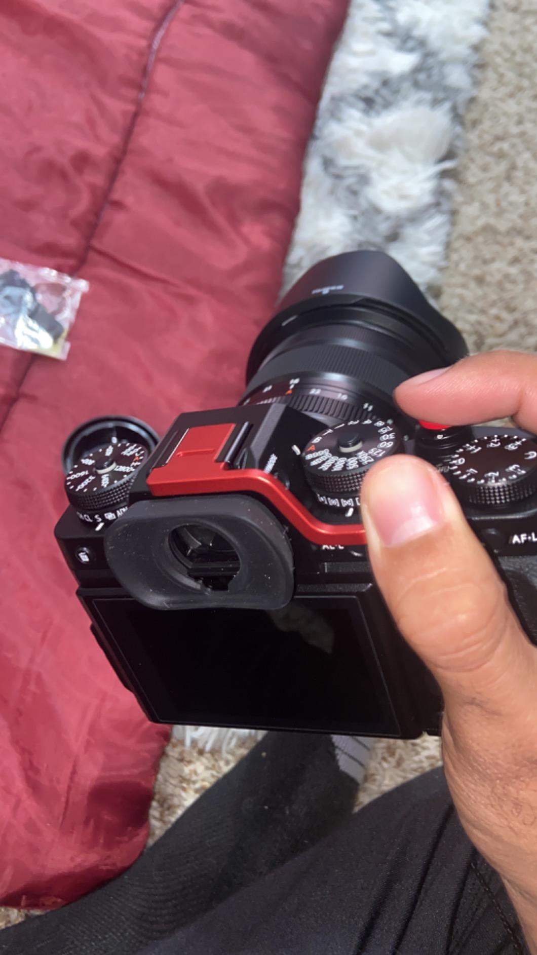 Haoge Metal Thumb Rest Grip for Fujifilm X-T4 - Red customer photo 2