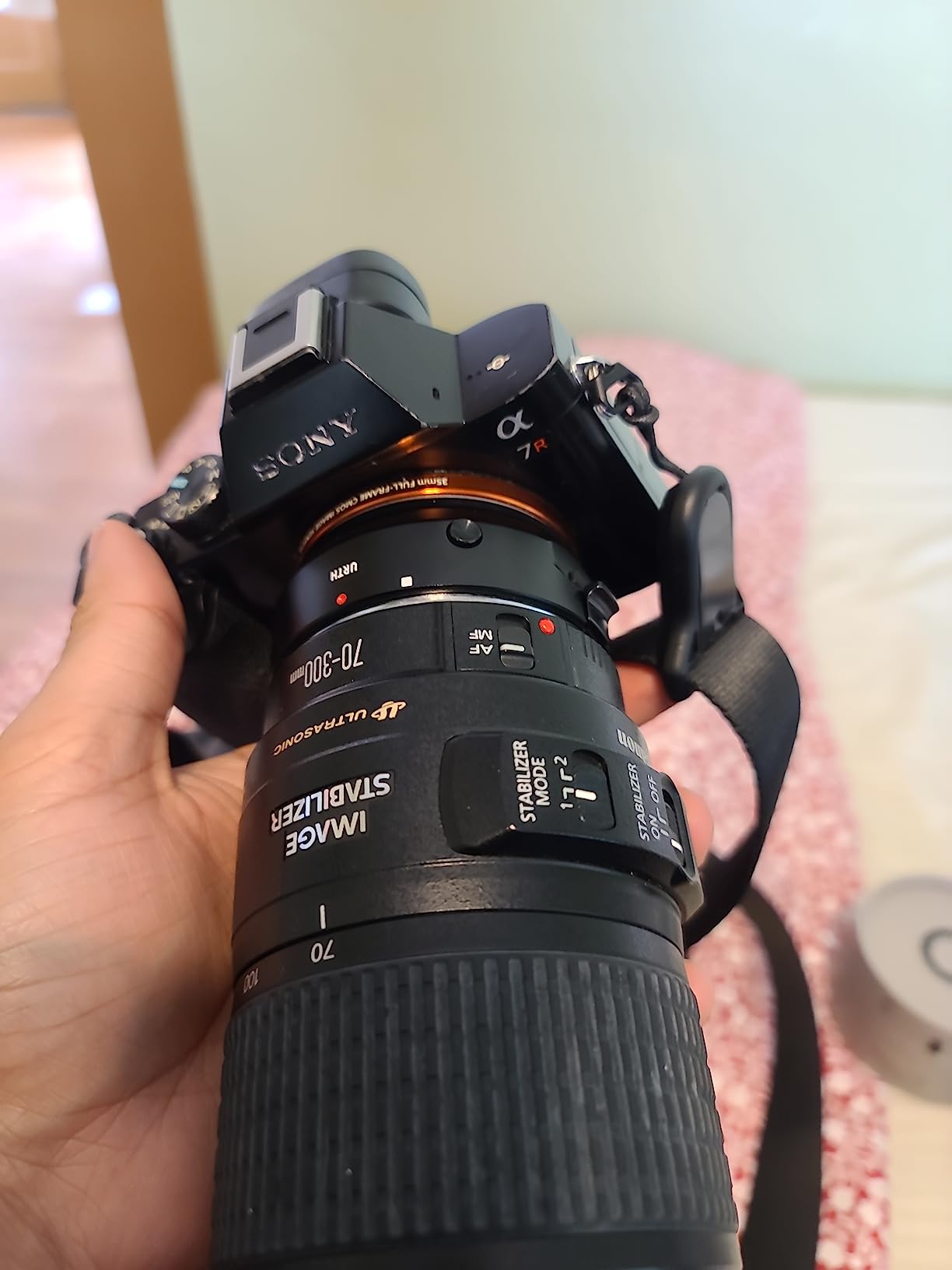 Urth Lens Mount Adapter Compatible with Canon to Sony E (Electronic) | Compatible with Canon (EF/EF-S) Lens to Sony E Camera Body - Precision Electronic Focus Lens Adapter customer photo 2