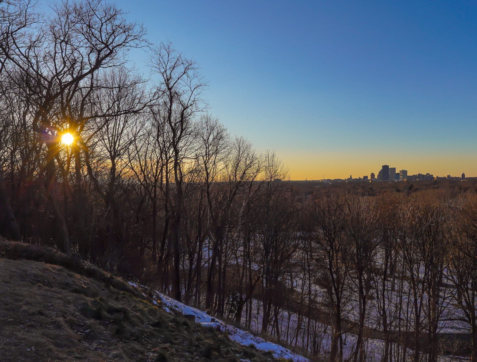 Sony FE 12-24mm F2.8 GM Full-Frame Ultra-Wide Zoom Lens (SEL1224GM), Spectacular Resolution, The fast f/2.8 captures breathtaking customer photo 2
