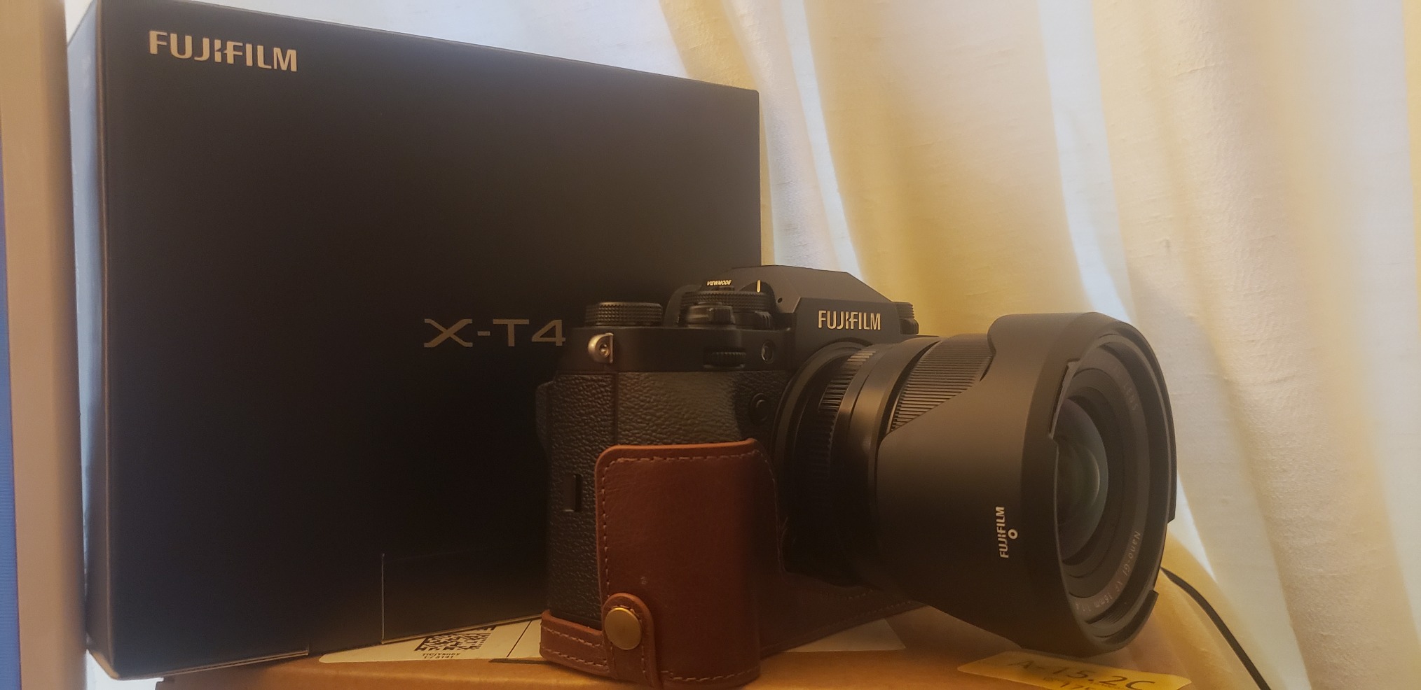 MegaGear MG1924 Ever Ready Genuine Leather Half Case for Fujifilm X-T4 - Brown customer photo 1
