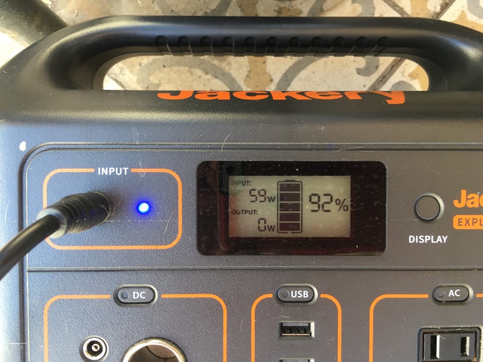 Jackery Explorer 500 v2 Portable Power Station with 100W Solar Panel, 512Wh LiFePO4 Battery, 500W AC (1000W Surge), Solar Generator for Camping, Home Backup, UPS, 14 lbs Lightweight(AC Cable Included) customer photo 1