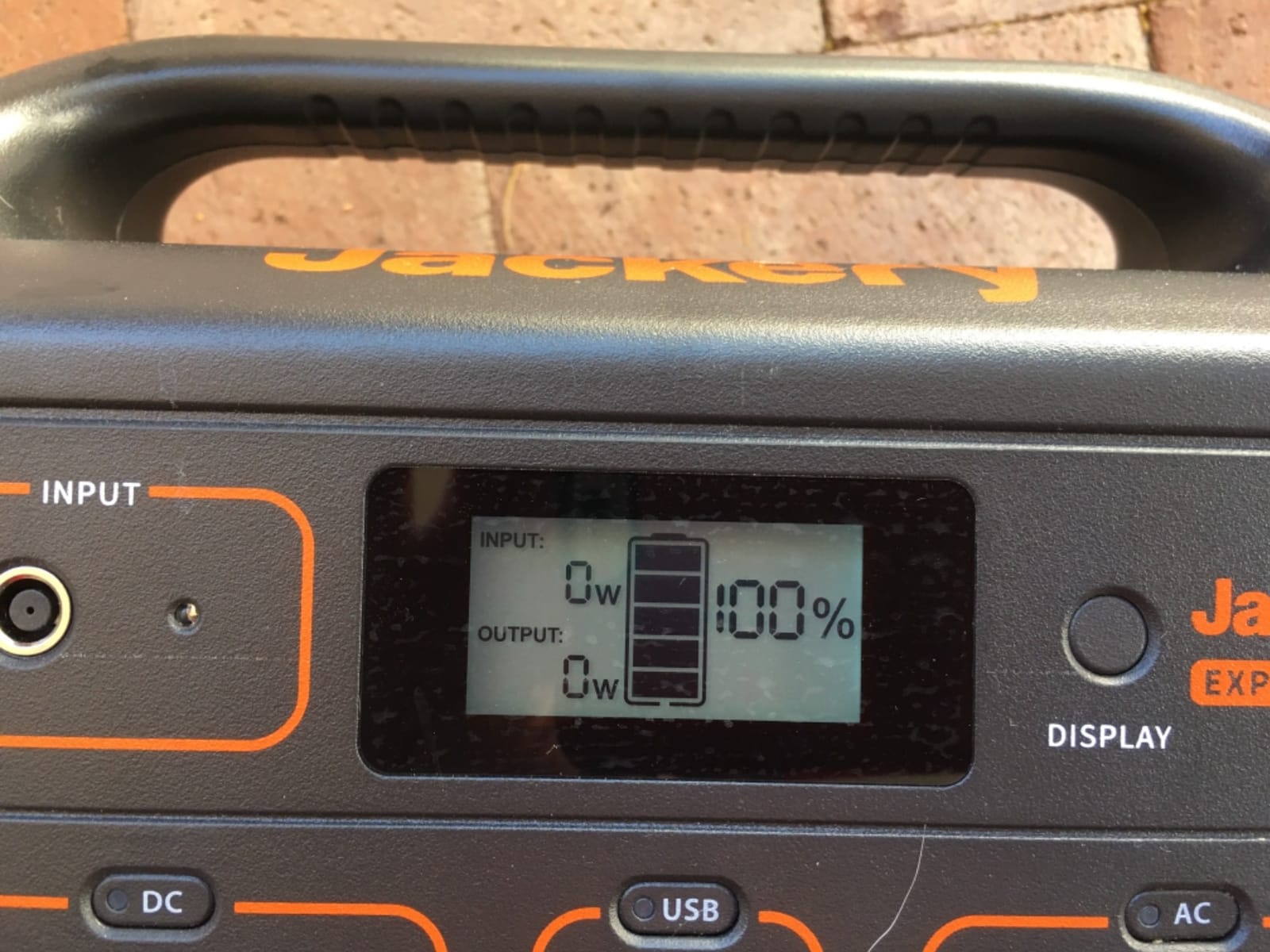 Jackery Explorer 500 v2 Portable Power Station with 100W Solar Panel, 512Wh LiFePO4 Battery, 500W AC (1000W Surge), Solar Generator for Camping, Home Backup, UPS, 14 lbs Lightweight(AC Cable Included) customer photo 2