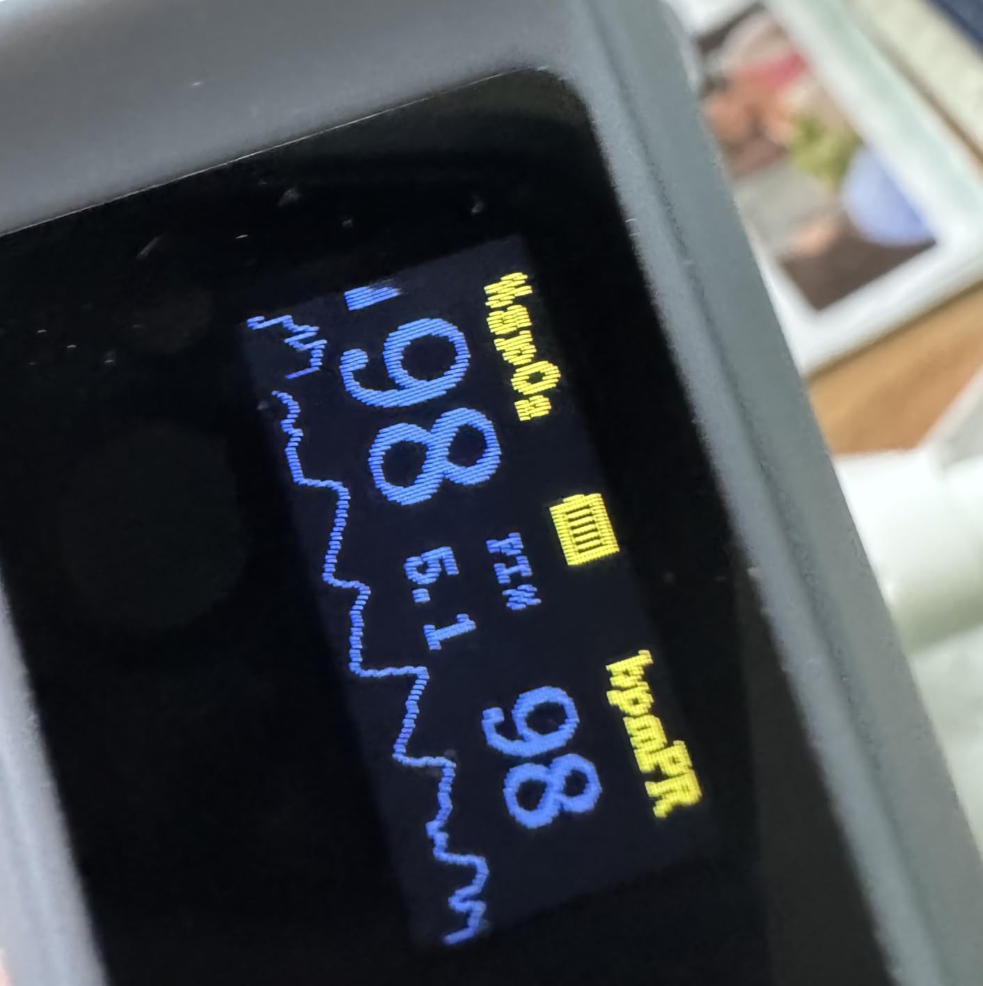 Fingertip Pulse Oximeter Blood Oxygen Saturation Monitor Pulse Ox, Heart Rate and Fast Spo2 Reading Oxygen Meter with OLED Screen Included Lanyard and 2 X AAA Batteries customer photo 2