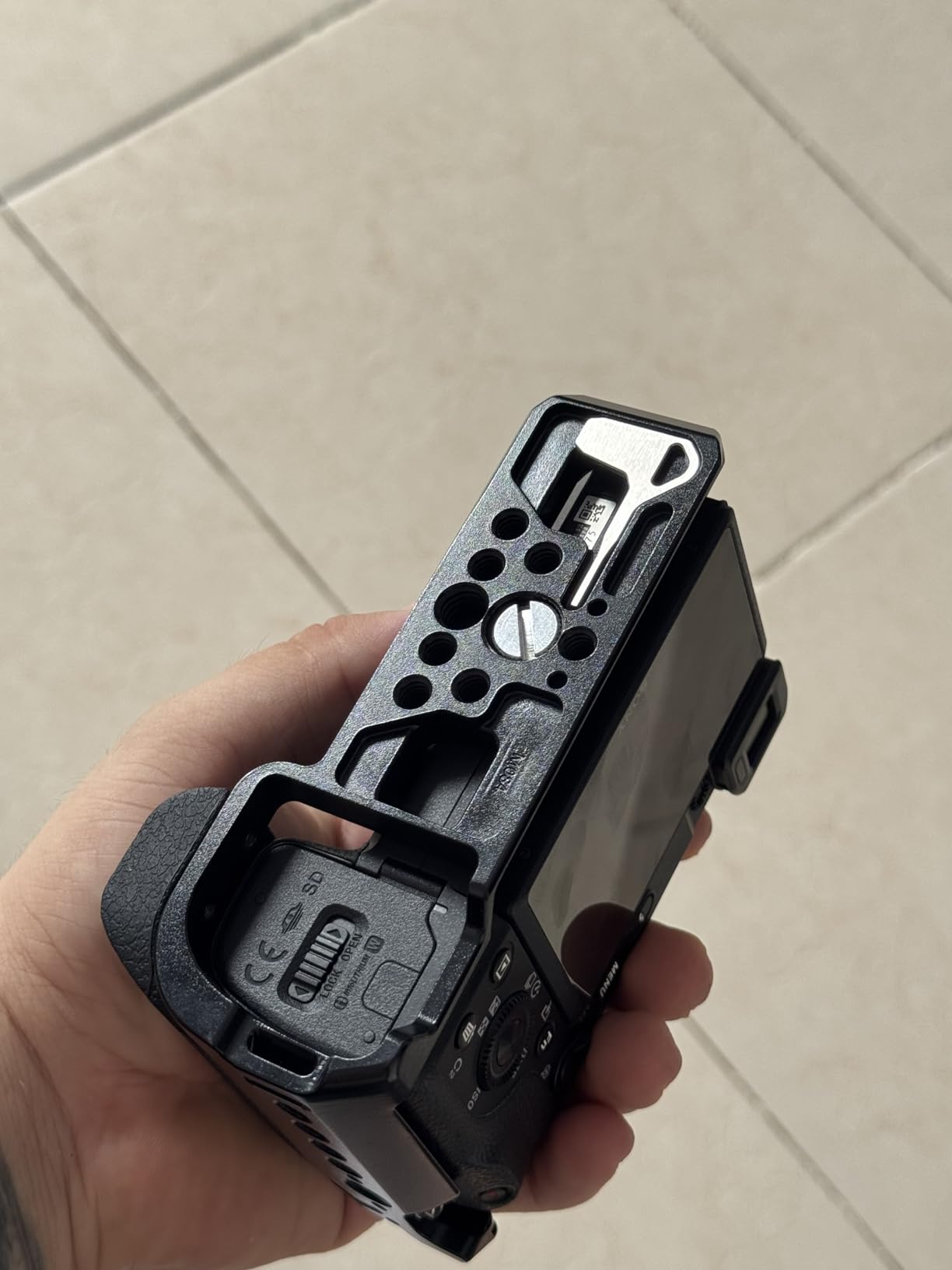 SmallRig Cage with Silicone Handgrip & Cold Shoe for Sony a6100, a6300, a6400-3164 customer photo 2