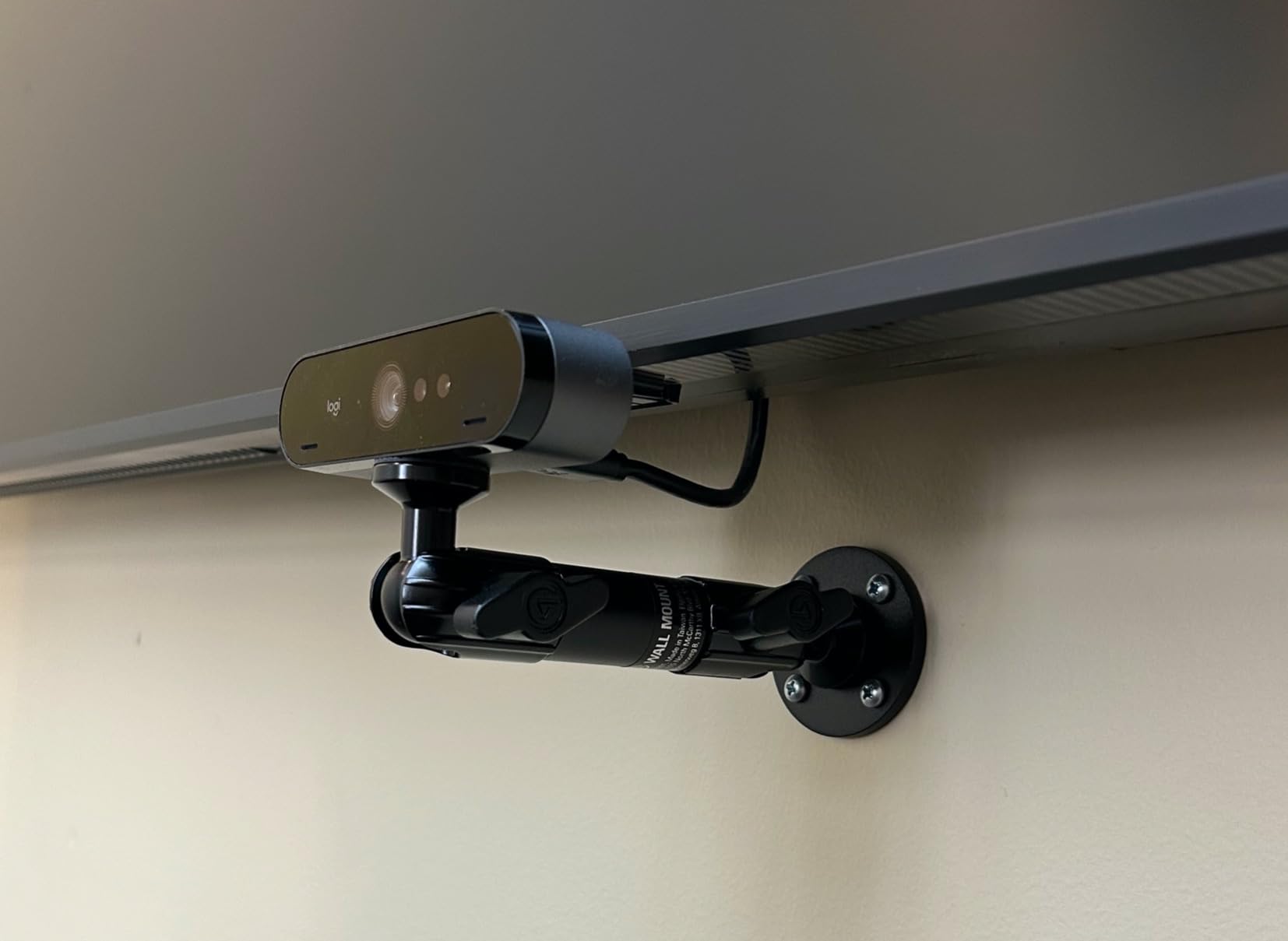 Elgato Wall Mount, Articulated Arm for Lights and Cameras | Permanent wall-mounted rigging, Two ball joints, 1/4-inch screw, Expands with Multi Mount accessories customer photo 1