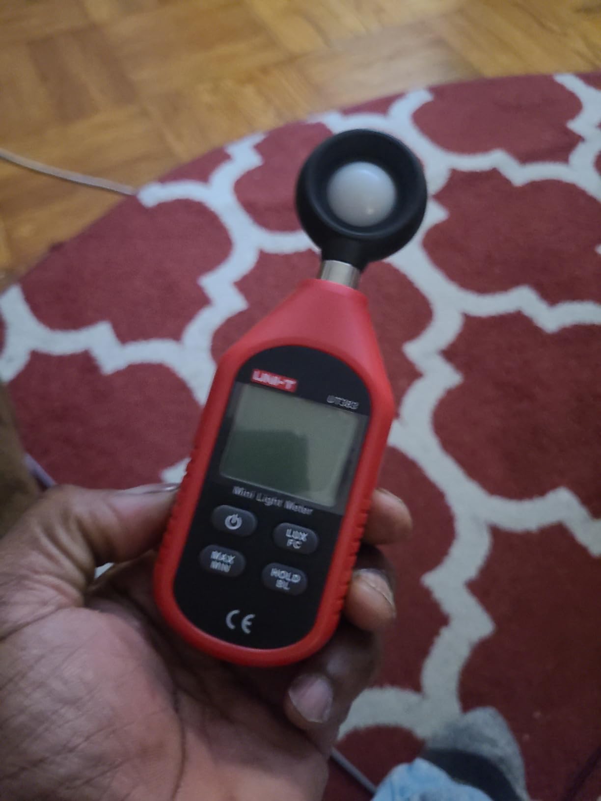 UNI-T UT383 Light Meter Lux Meter Lumens Digital Illuminance Meter 0~199,900 Lux (0~18,500 FC) Foot Candles Luxmeter for Film Photography Plants Photometer Lighting Intensity Brightness Measurement customer photo 2