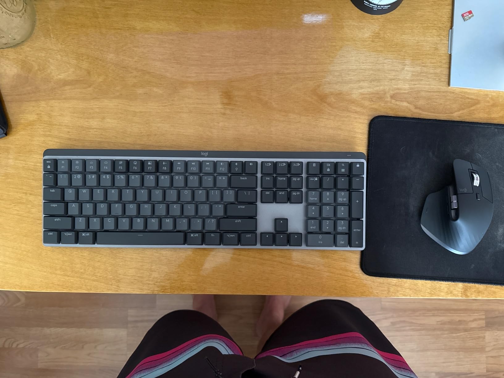 Logitech MX Mechanical Wireless Illuminated Keyboard Tactile - Graphite | Low-profile full-size, 3 device Bluetooth pairing, Smart backlight auto-adjusts, USB-C rechargeable, Up to 15 day battery customer photo 1