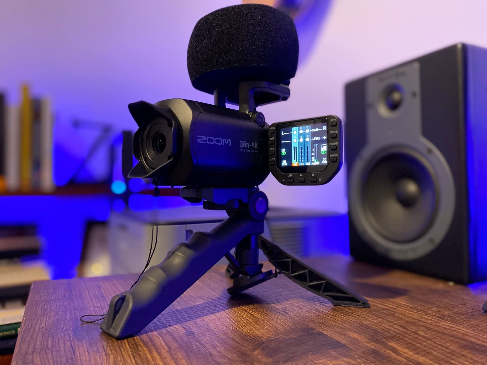 Zoom Q8n-4K Video Recorder for Musicians, Streamers & Filmmakers | 4K Video, 2 XLR Inputs, Stereo Microphones, Webcam Mode, For Music, Podcasts, and Streaming customer photo 2