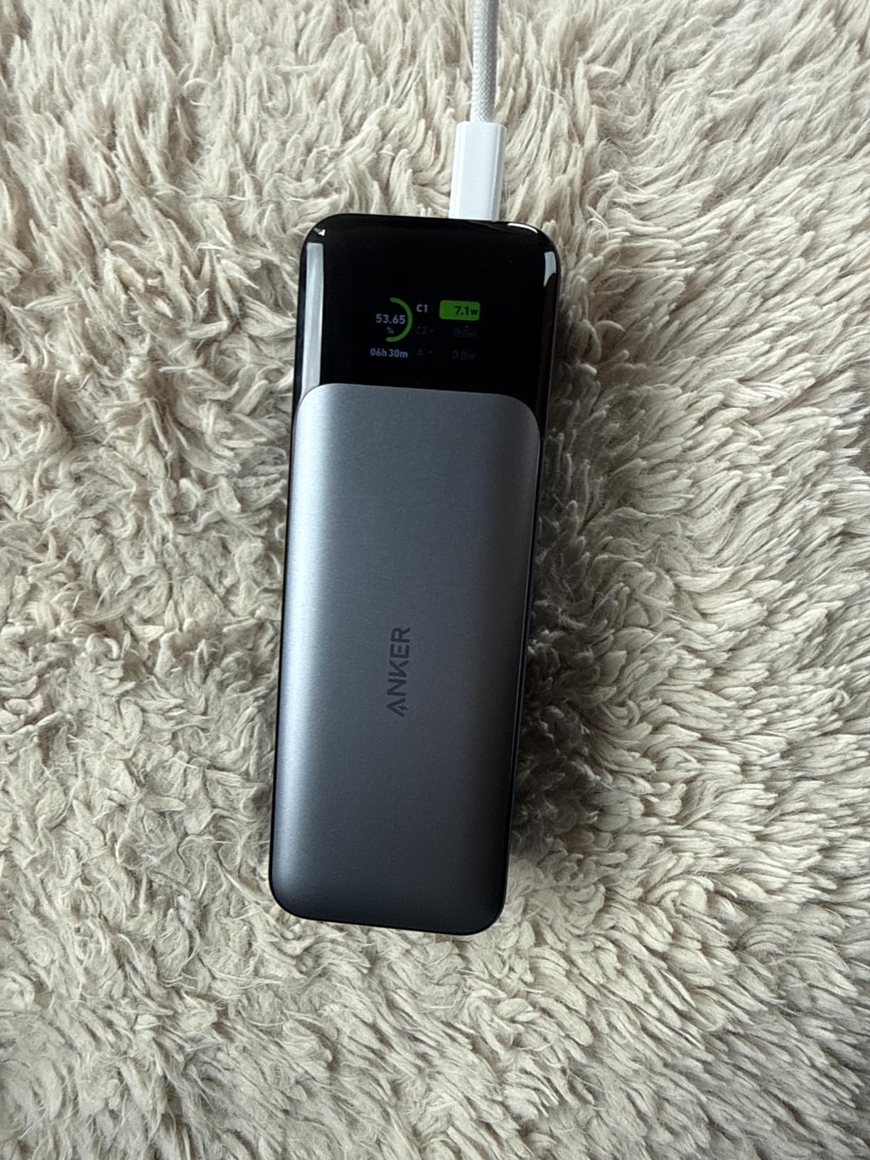 Anker 737 Power Bank, 140W 24,000mAh 3-Port Laptop Charger, Smart Display | Fast Multi-Device Charging, for iPhone 16 / 15 / 14 Series, Vision Pro, Samsung, MacBook, and More customer photo 2