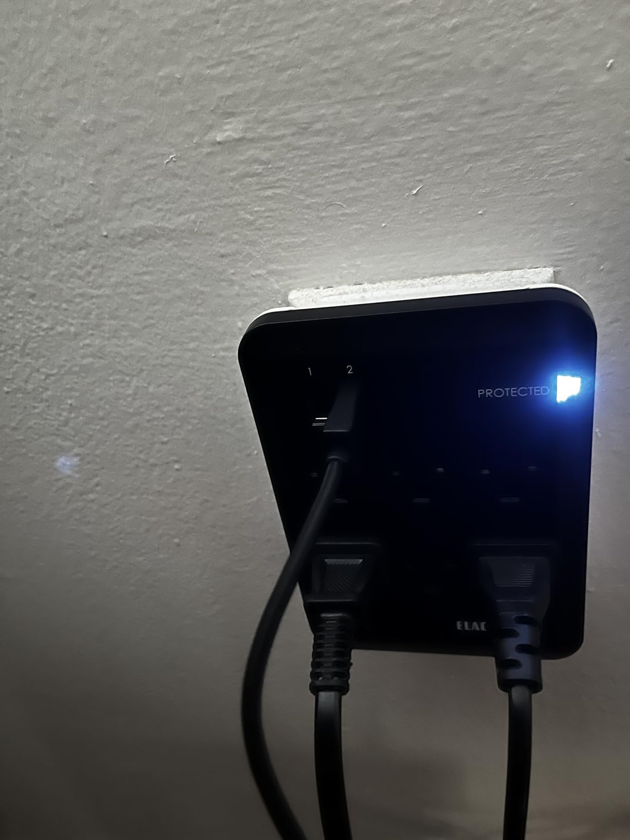 Elac PB-62S - Protek 6 Outlet Wall Surge Protector customer photo 1