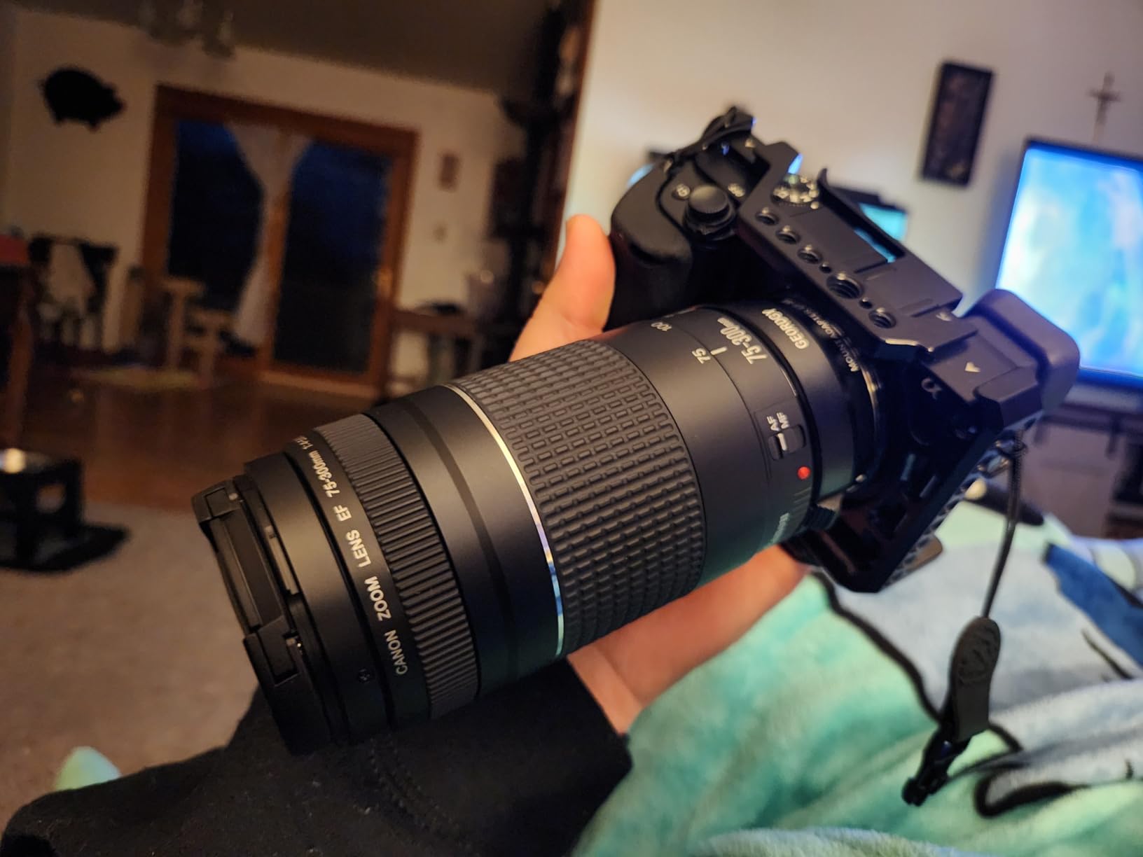 EF/EF-S Lens Adapter for Canon EF to Sony E-Mount Auto-Focus Converter Ring | Compatible with Canon EF/EF-S Lens for Sony E Mount Mirrorless Cameras Series A9 A7R5 A7R4 A7R3 A7R2 A7R4A A7M3 A7M2 A7R A7S customer photo 2