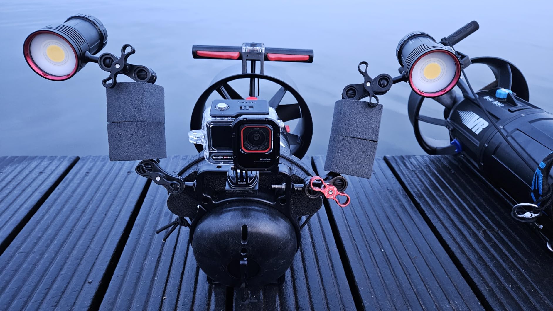 Diving Flashlight, L12 8000 Lumens Dive Light, 100m Underwater Video Light, Scuba Dive Lights, Underwater Flashlight with Type-C Charging for Professional Under Water Sports customer photo 1