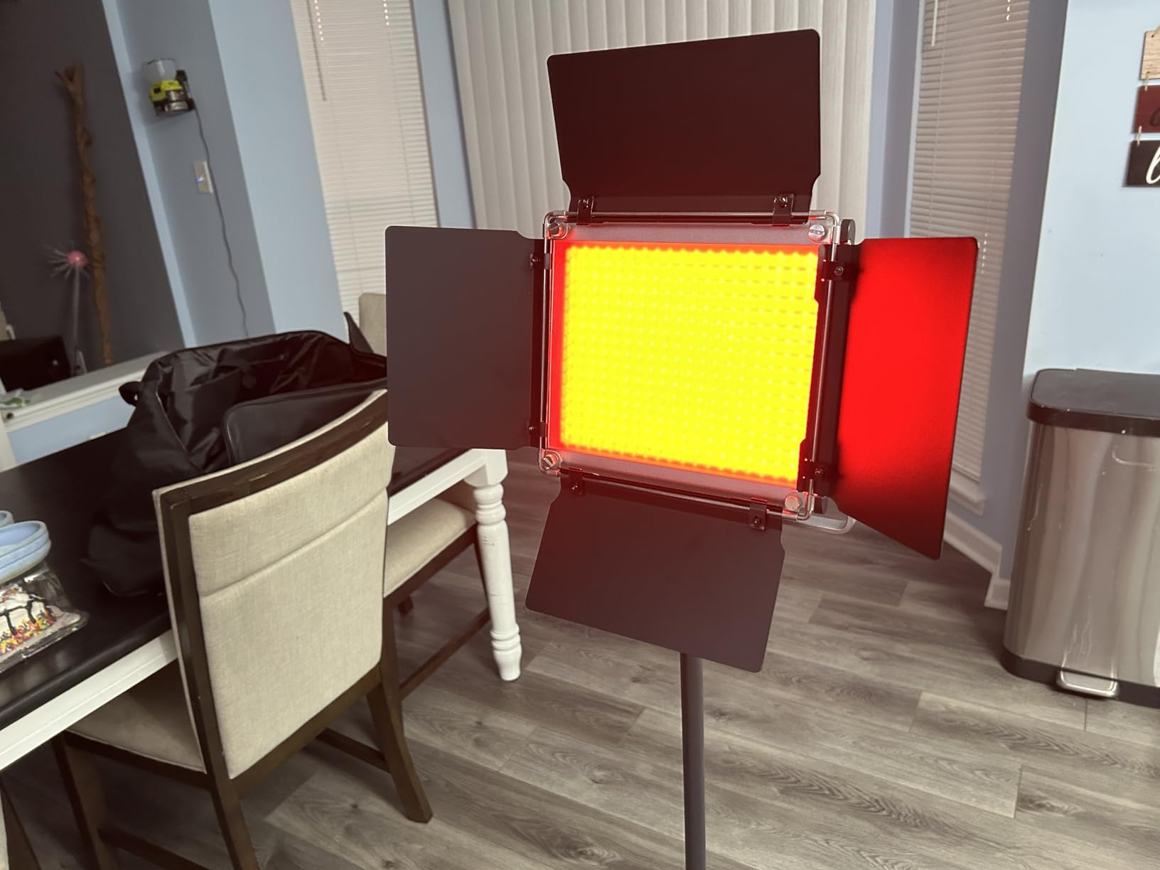 NEEWER Upgraded 660 PRO II RGB LED Video Light w App Control Tripod Stand | 2 Pack Kit, 50W, CRI97+, 3200K-5600K customer photo 2