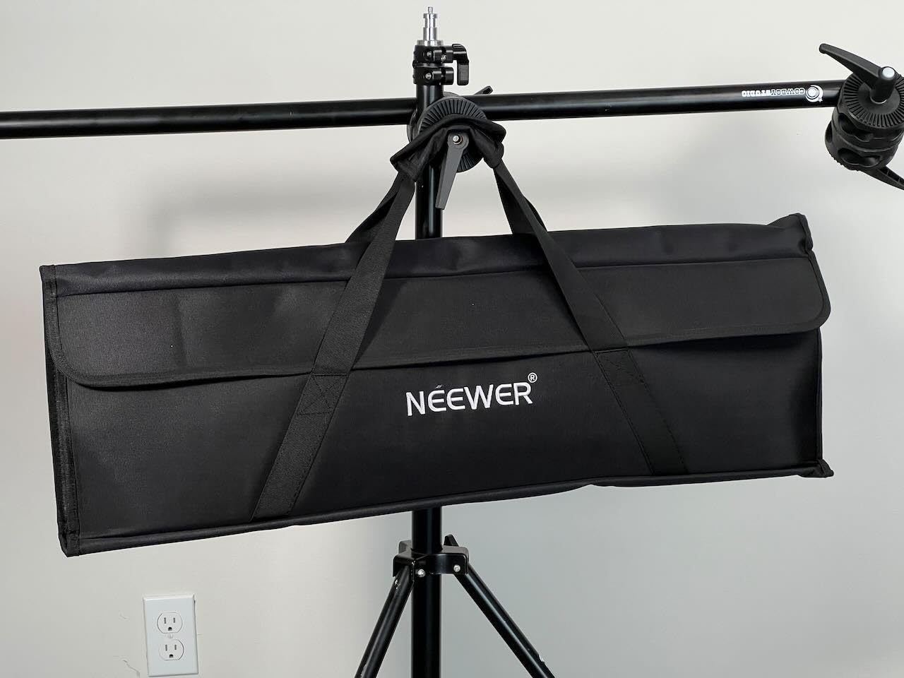 NEEWER SF6090F 5-in-1 Folding Flag Kit for Photography, Reflector, Light Modifier, for Soft, Diffused and Bright Effects, Carry Bag Included customer photo 2