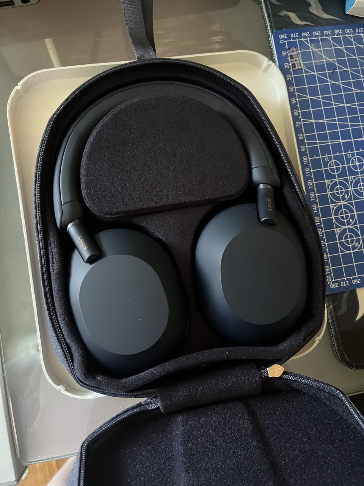 Sony WH-1000XM5 Premium Noise Cancelling Wireless Headphones, Midnight Blue | Auto NC Optimizer, Up to 30 Hrs of Battery, Carrying Case, Crystal Clear Calls, Touch Control, Multipoint Connection customer photo 1
