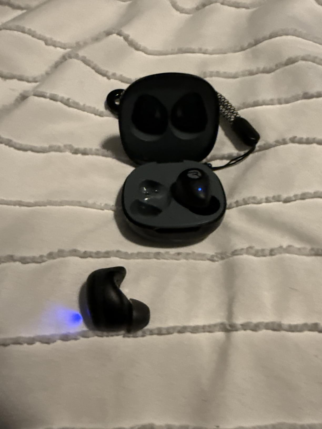 Raycon Fitness Bluetooth Wireless Earbuds + Microphone with Active Noise Canceling, Sweat & Water-Resistant Earphones, Running Headphones, Ear Buds Wireless Bluetooth 56 Hours Playtime (Black) customer photo 1