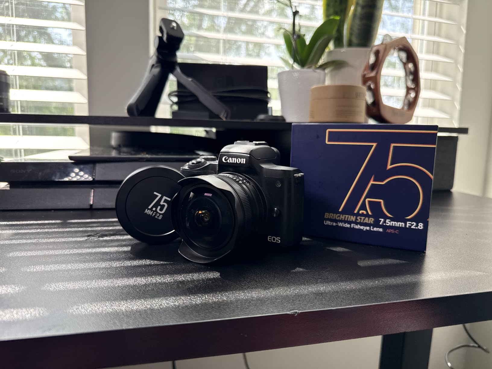7.5mm F2.8 III Ultra Wide Angle Fisheye Lens for Canon EF-M Mount Mirrorless Cameras customer photo 2