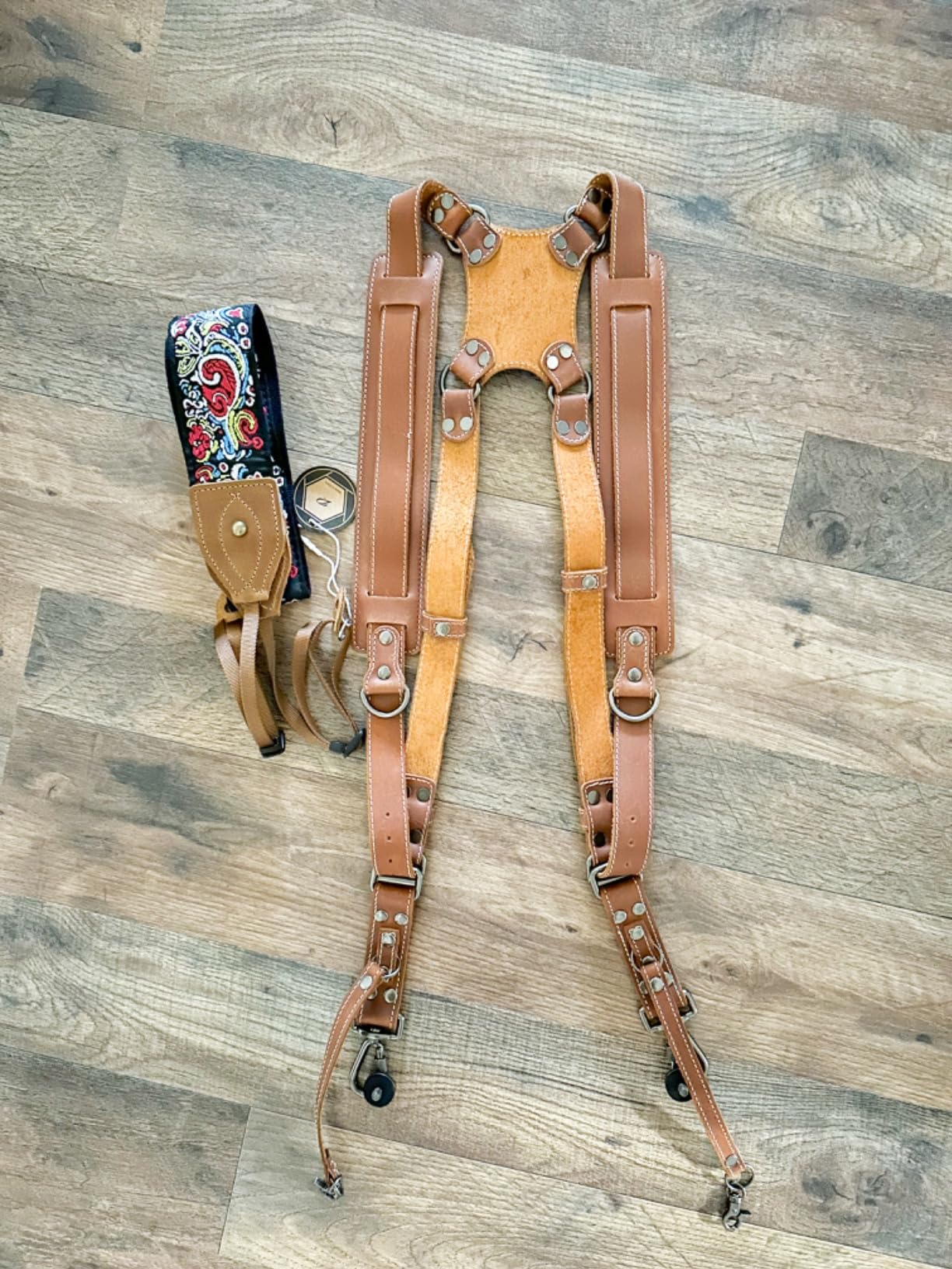 Padwa Lifestyle Tan Dual Camera Harness Strap for Two-Cameras - Dual Shoulder Full Grain Leather Harness customer photo 1