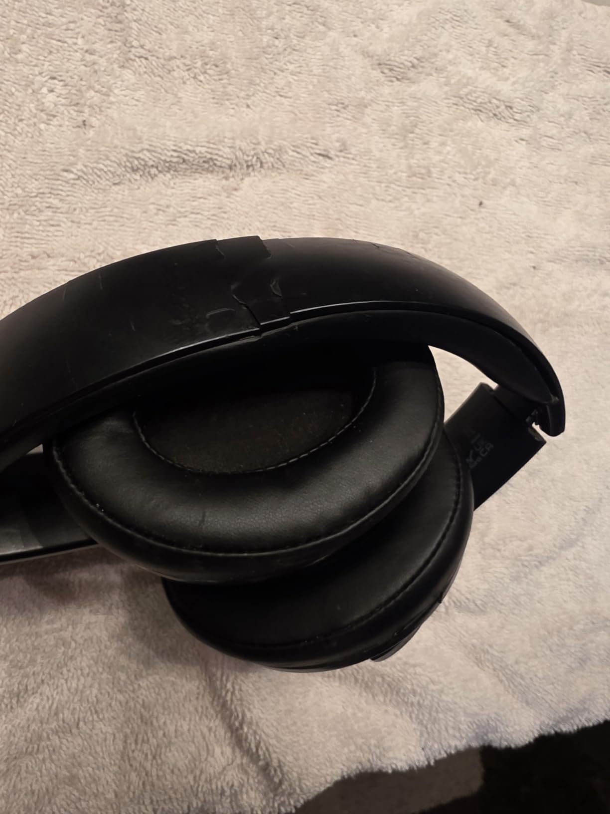 Picun B8 Wireless Bluetooth Headphones, 120H Playtime, 3EQ Modes, Black customer photo 1