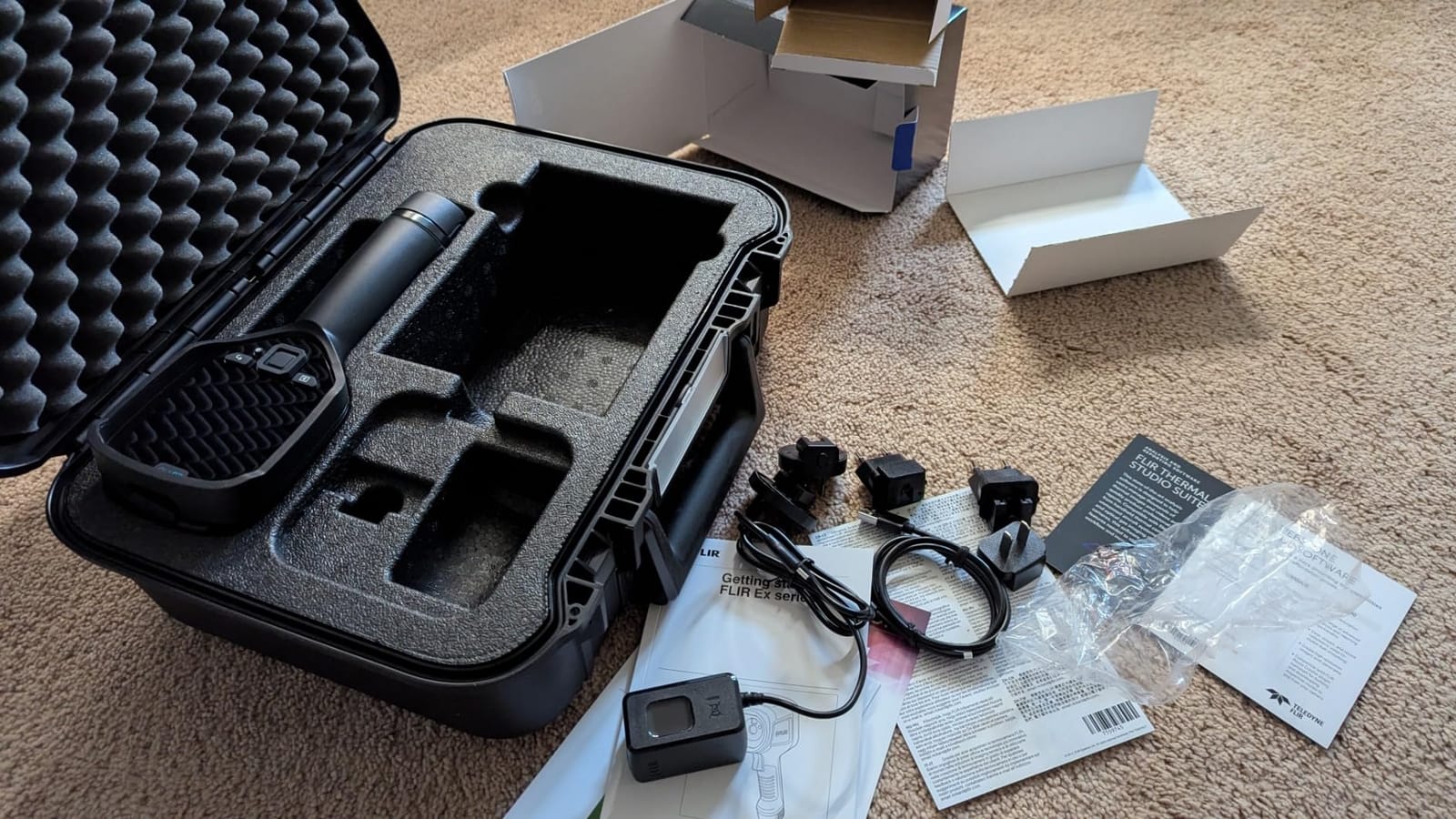 FLIR E5 Pro Thermal Imaging Camera, WiFi, 160x120 MSX, Ignite Cloud | Infrared camera, -20 to 400C, MSX, 9Hz, Li-Ion battery, case, commercial inspection customer photo 1