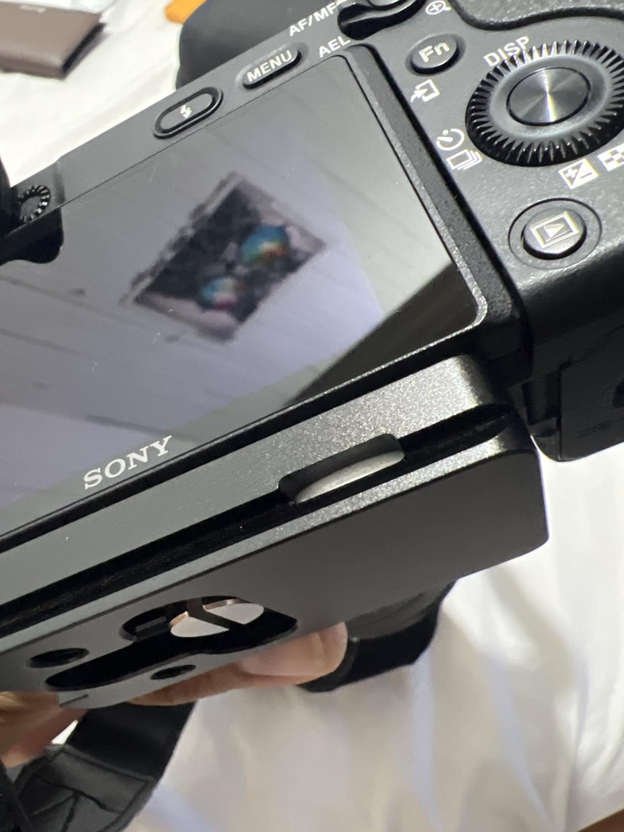 Quick Release Plate for AirTag for Canon Sony Nikon Fujifilm & More Camera | Metal, w 1/4