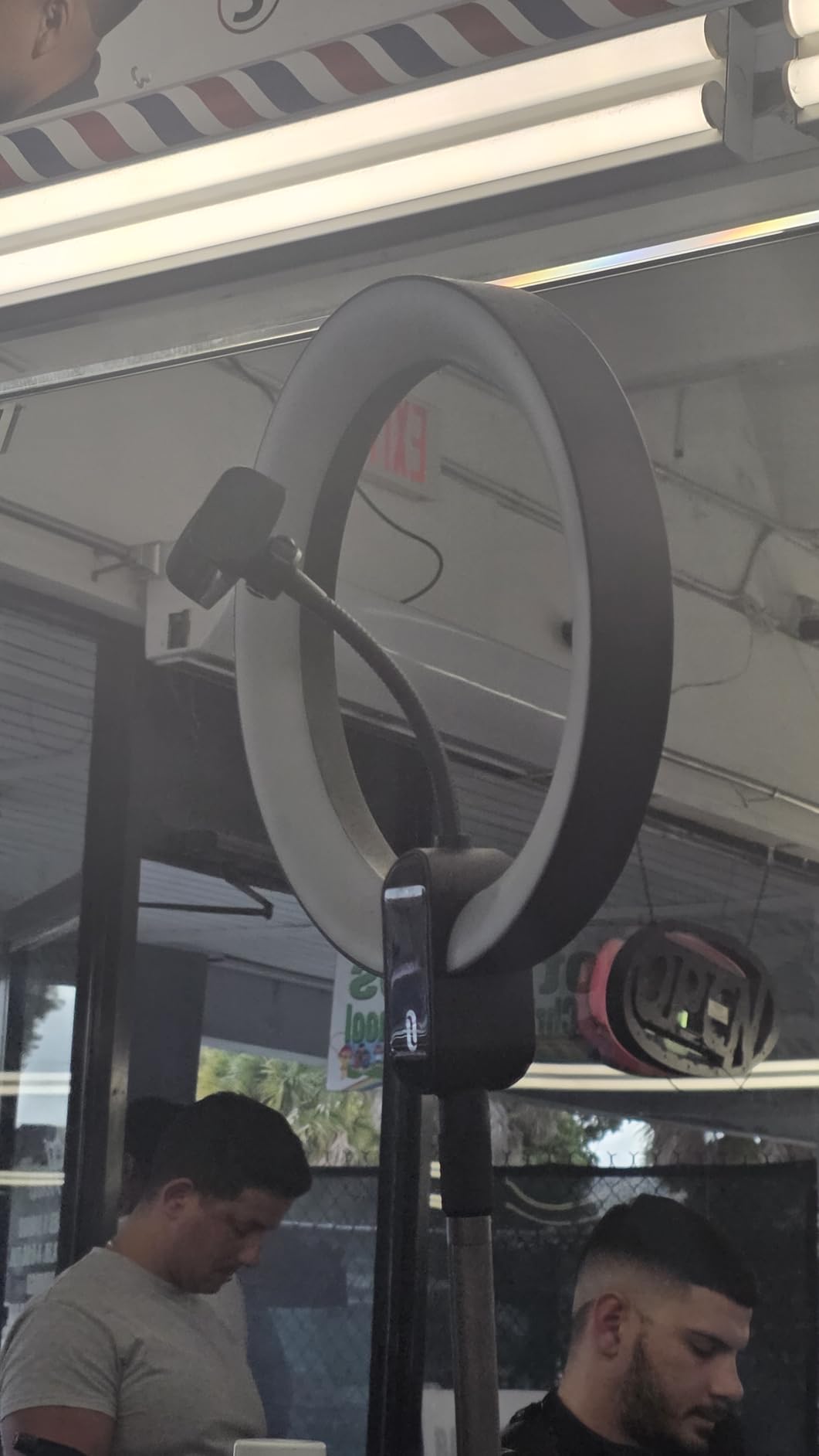 Hagibis 21 inch Ring Light with Stand Outer 55W 5600k Dimmable LED Light, Tripod Stand,and Phone Holder，Remote Controller,Carrying Bag ，CRI 97+ 2540lux, for Streaming Home Office Zoom Call Lighting customer photo 2