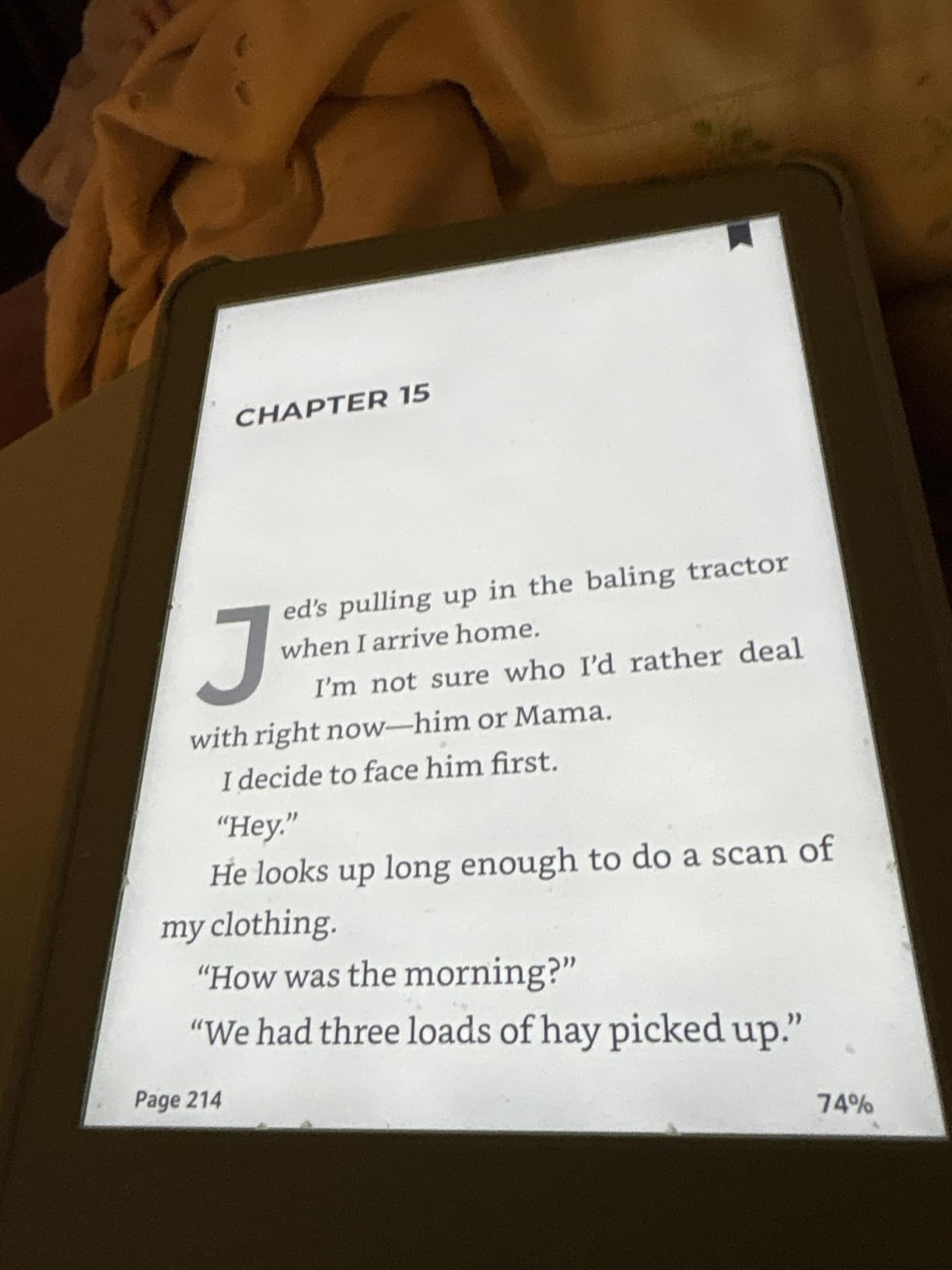 Amazon Kindle 16 GB (newest model) - Lightest and most compact Kindle, now with faster page turns, and higher contrast ratio, for an enhanced reading experience - Black customer photo 1