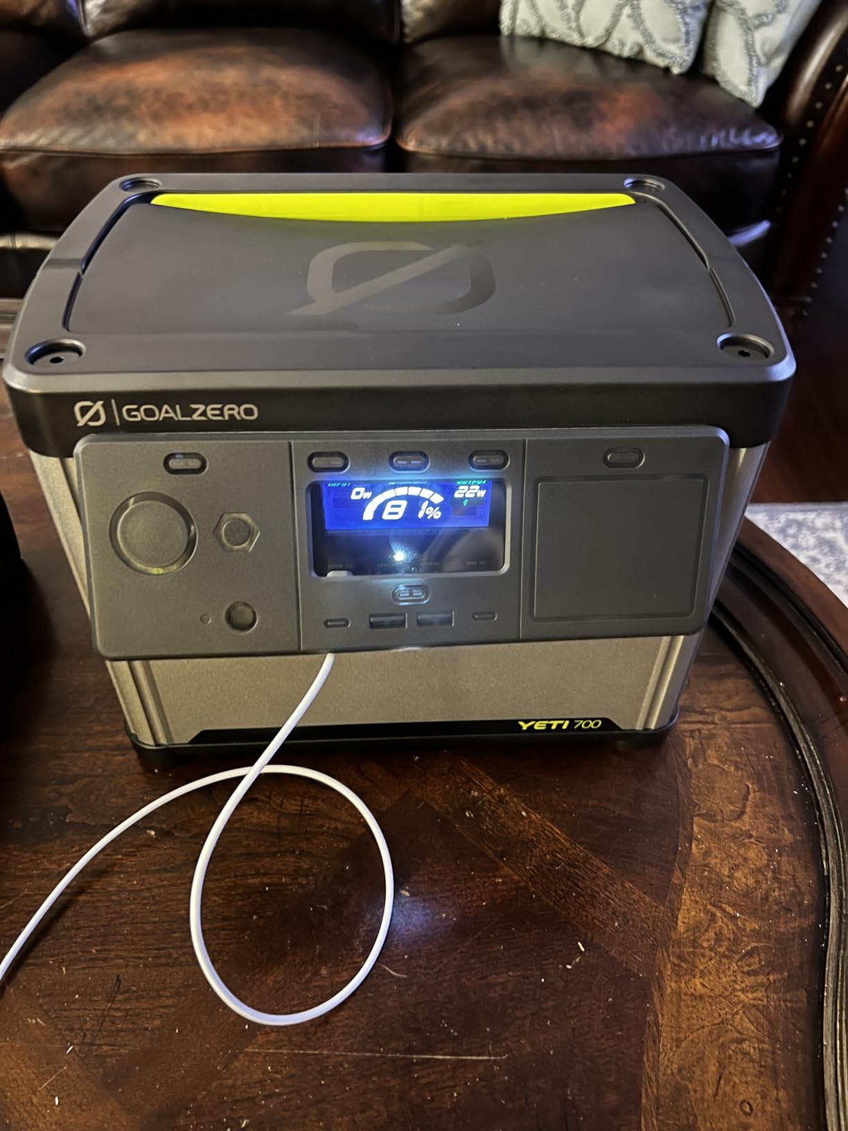 Goal Zero Yeti Portable Power Station, Yeti 700, 677 Watt Hour LiFePO4 Battery, Water Resistant & Dustproof Solar Generator customer photo 1