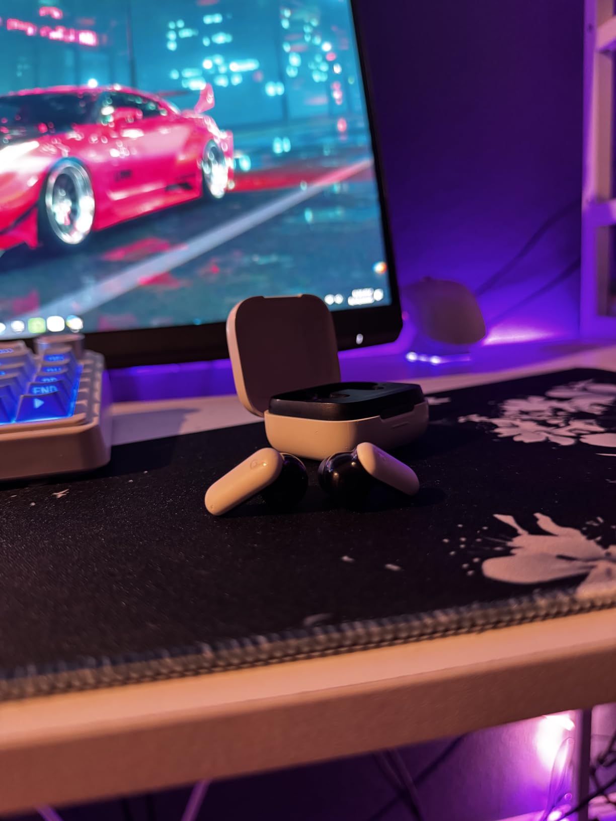 Soundcore P30i by Anker Noise Cancelling Earbuds, Hands-Free Viewing customer photo 2